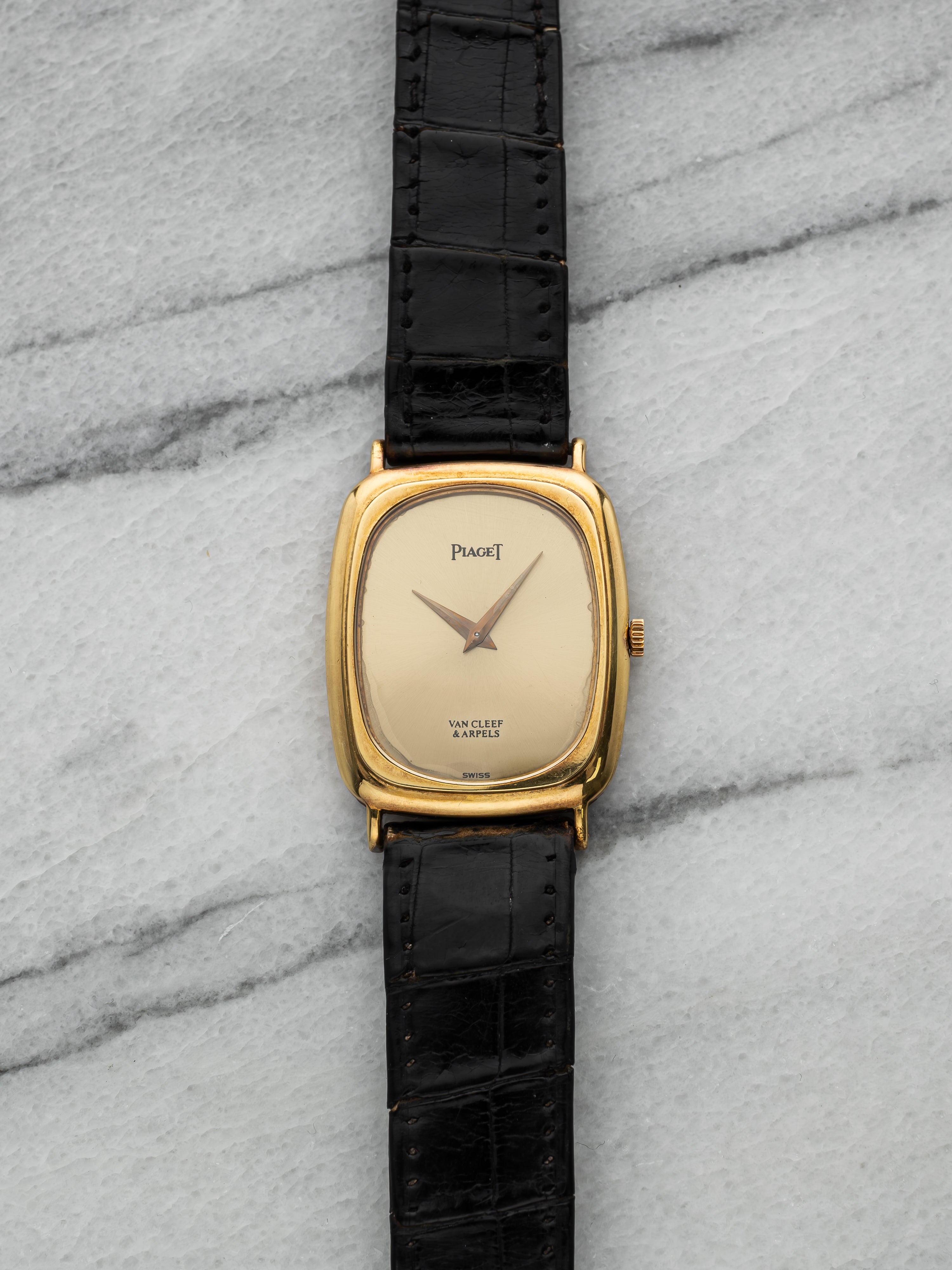 Piaget Cushion 9251 - 18K Yellow Gold, Van Cleef & Arpels Dial