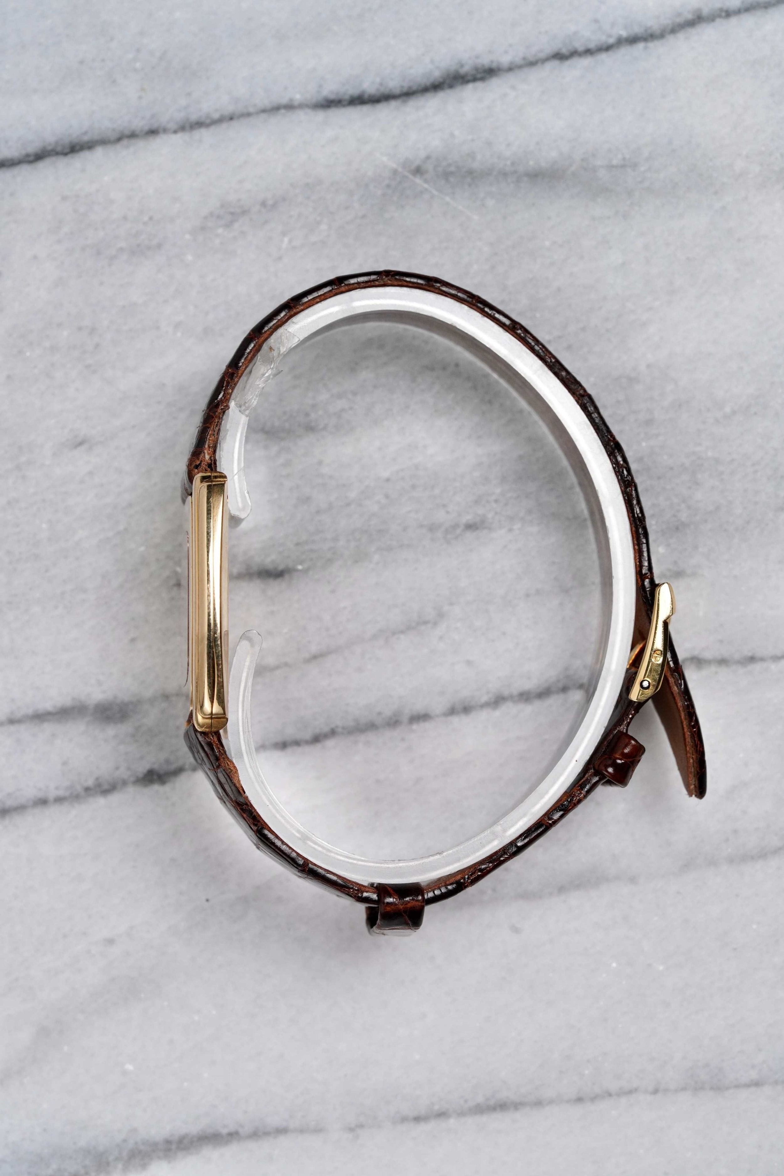 Piaget 18K Yellow Gold - Mother of Pearl.