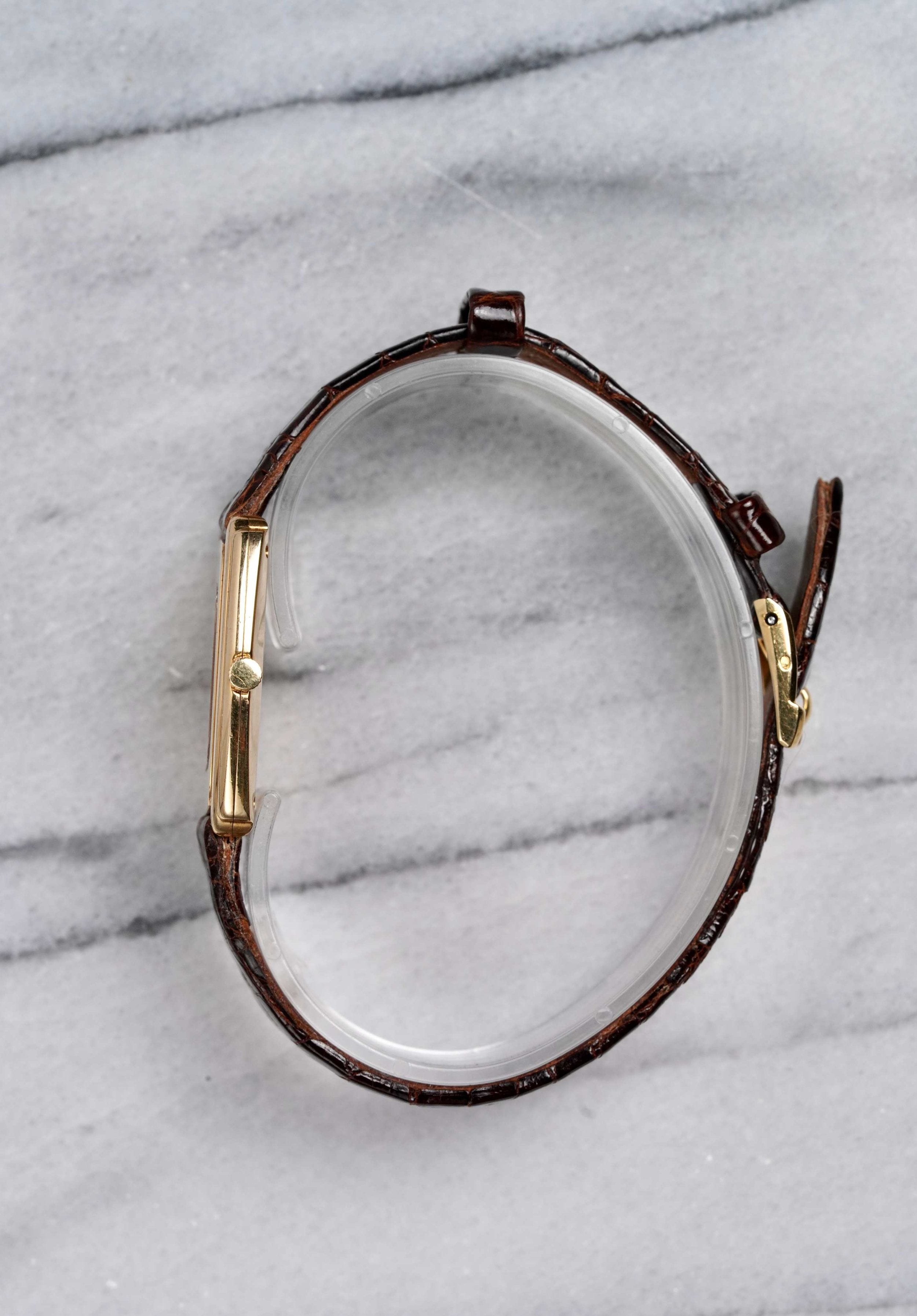 Piaget 18K Yellow Gold - Mother of Pearl.