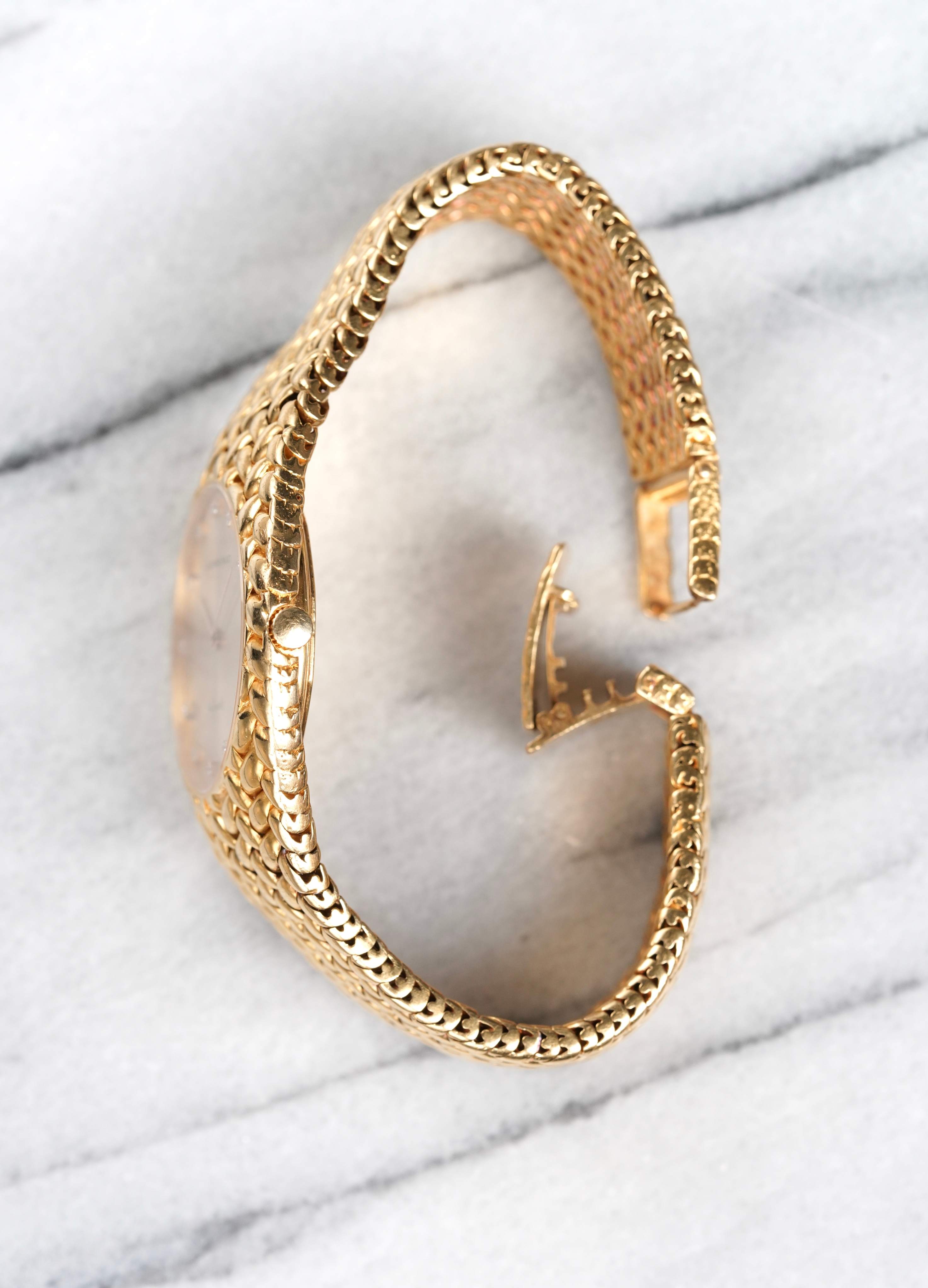 Audemars Piguet Cobra - 18K Yellow Gold.