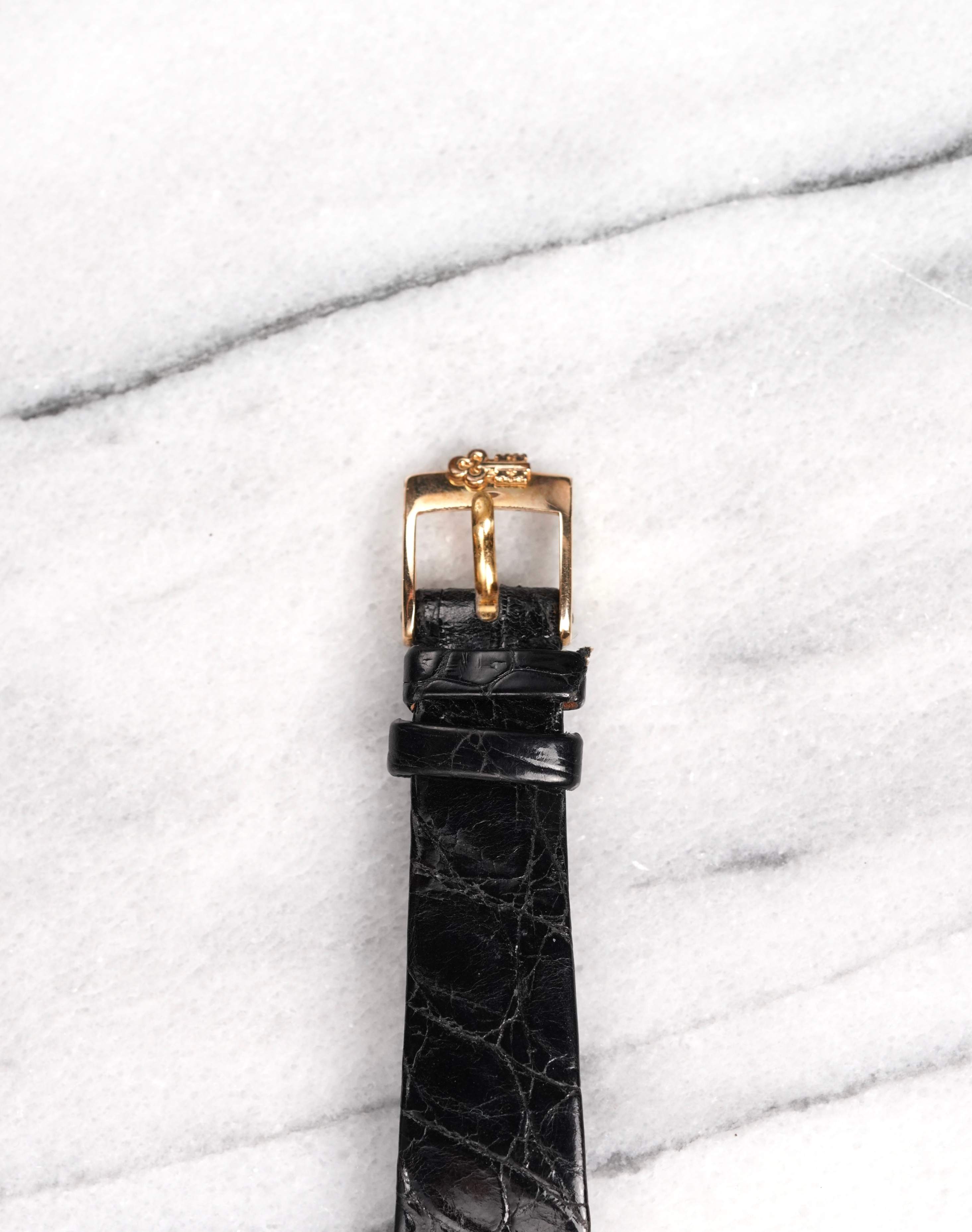 Corum Onyx Tank - 18K Yellow Gold