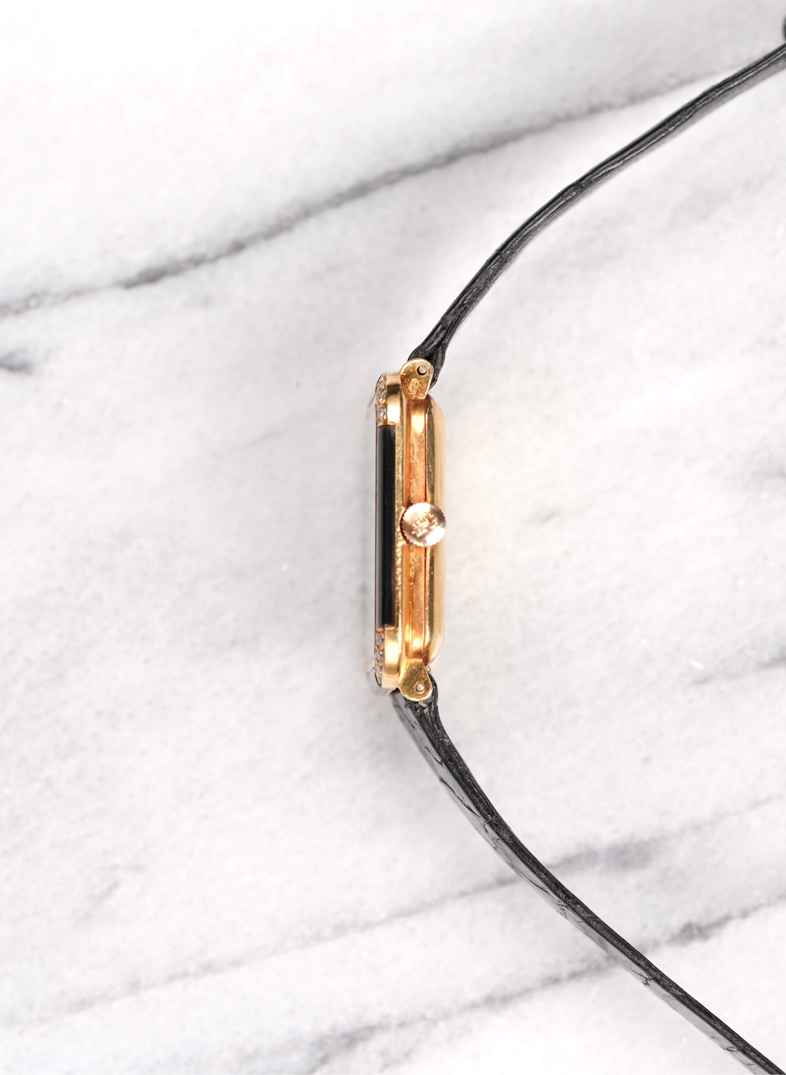 Corum Onyx Tank - 18K Yellow Gold
