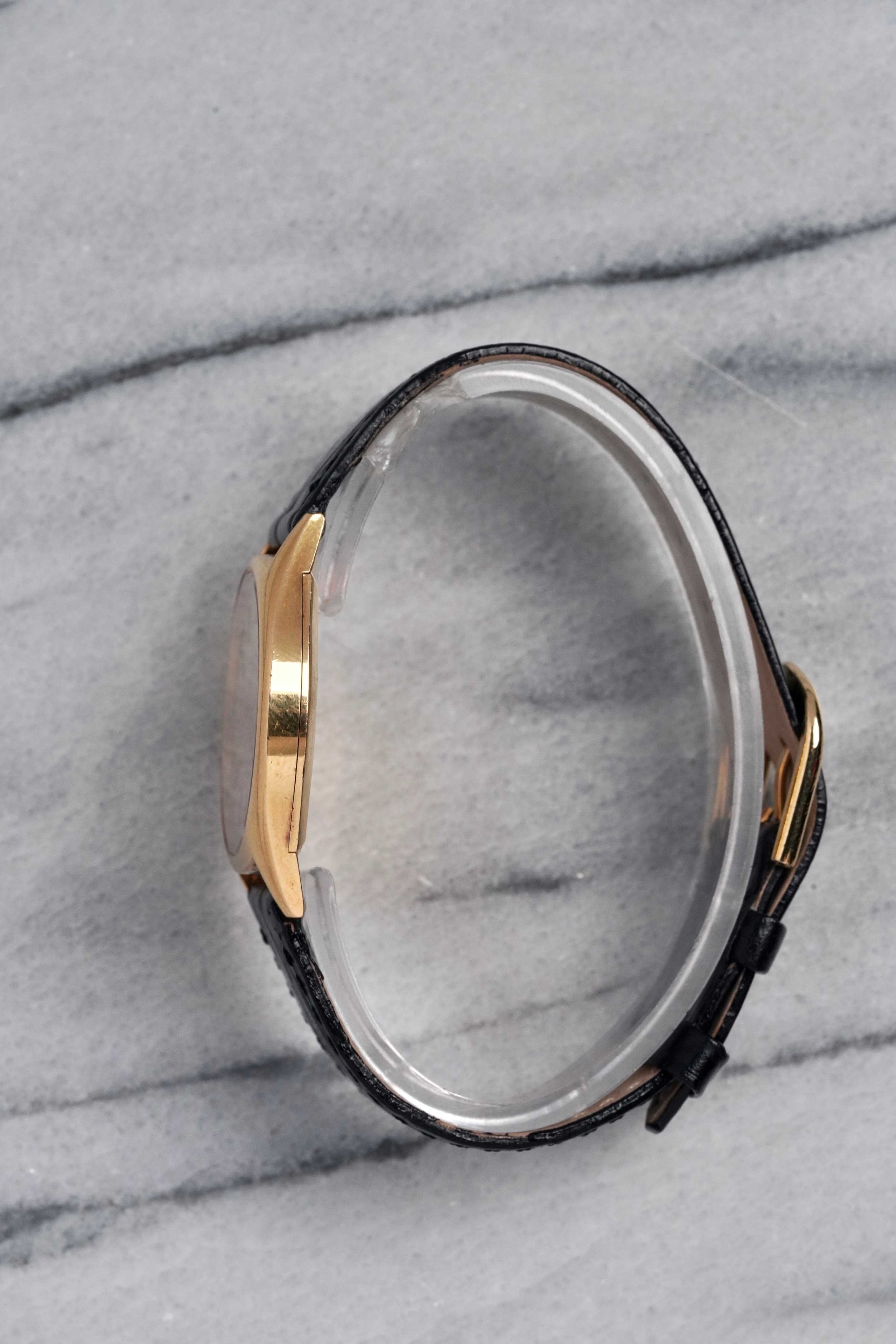 Rolex Cellini 3806 - 18K Yellow Gold.
