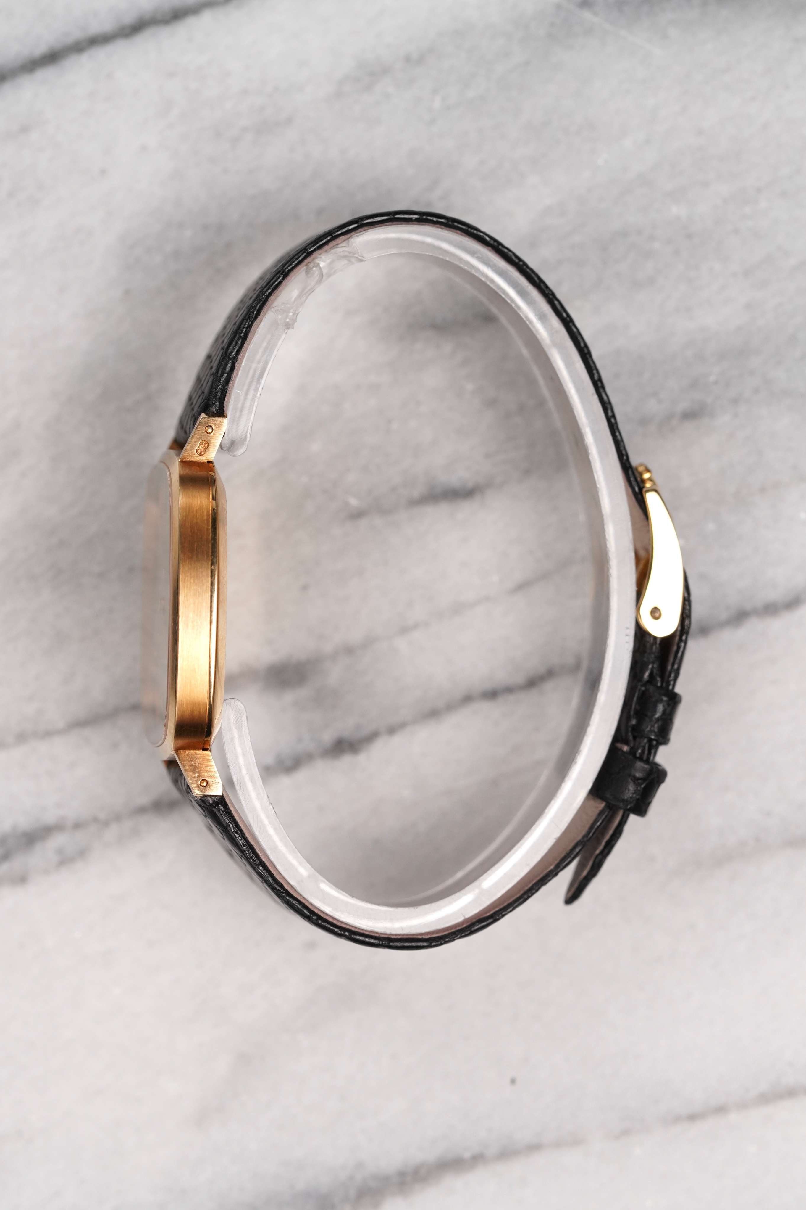 Rolex Cellini 4114 - 18K Yellow Gold.