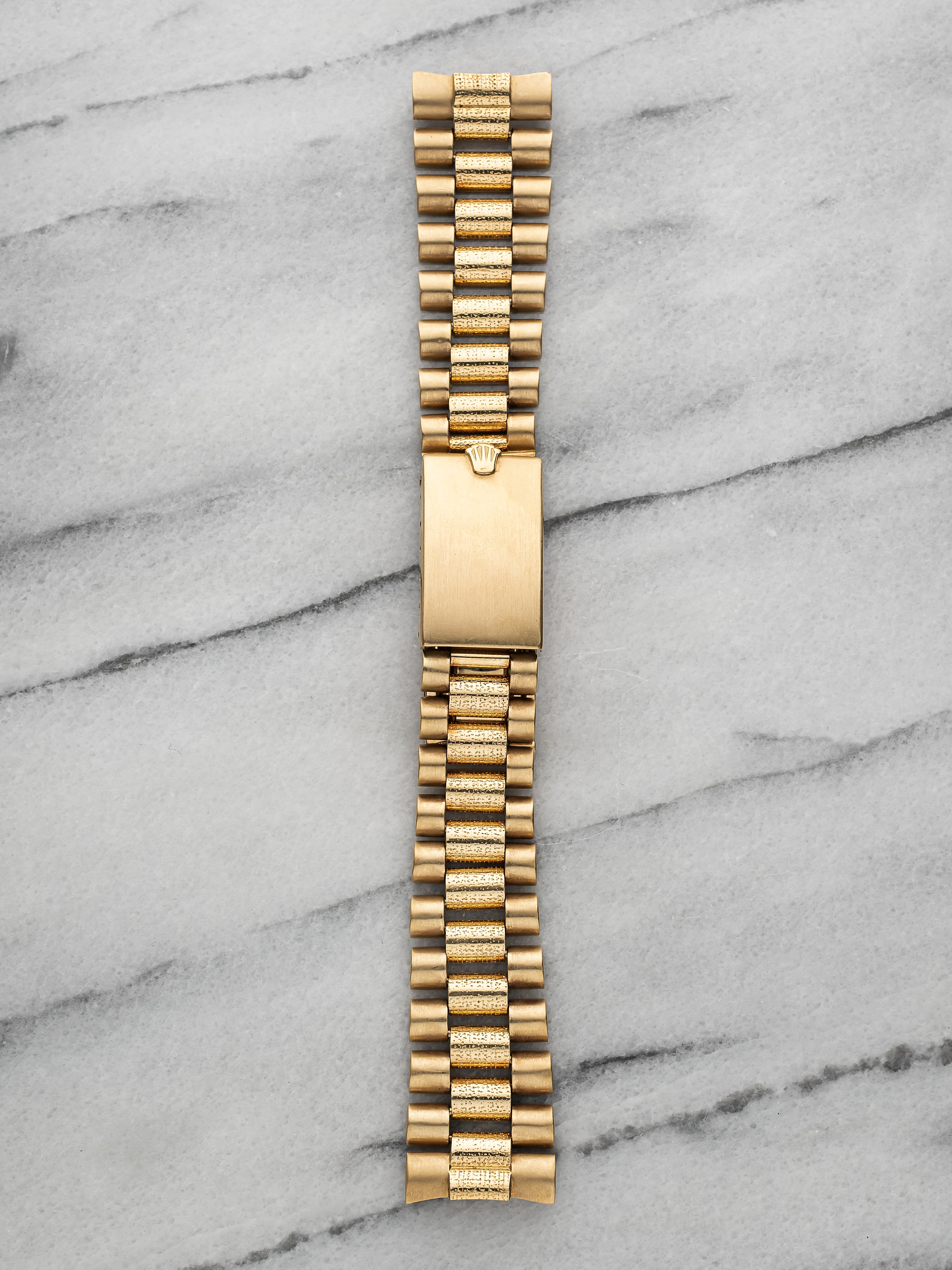 Rolex 1811 - 18k Yellow Florentine