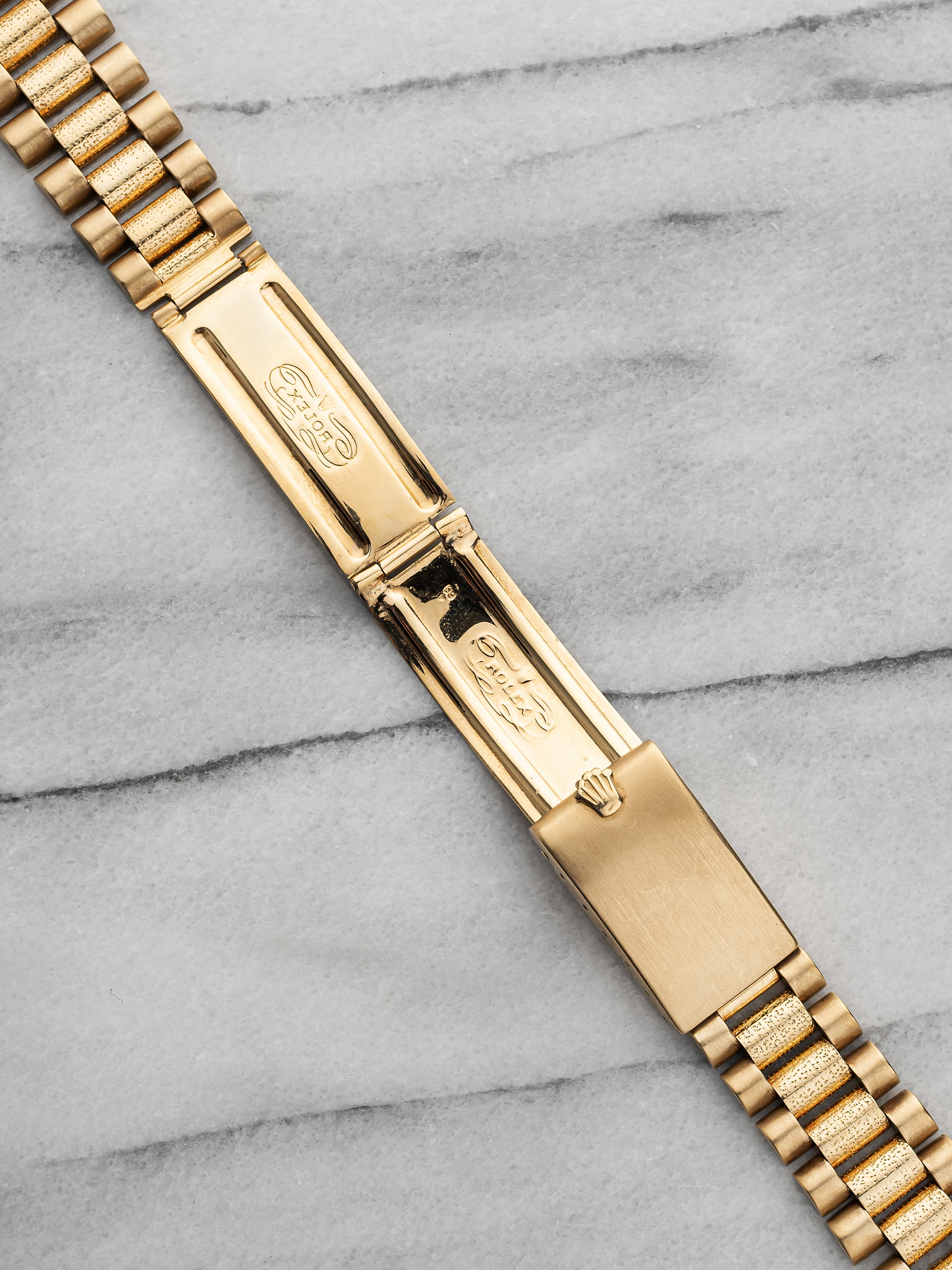 Rolex 1811 - 18k Yellow Florentine