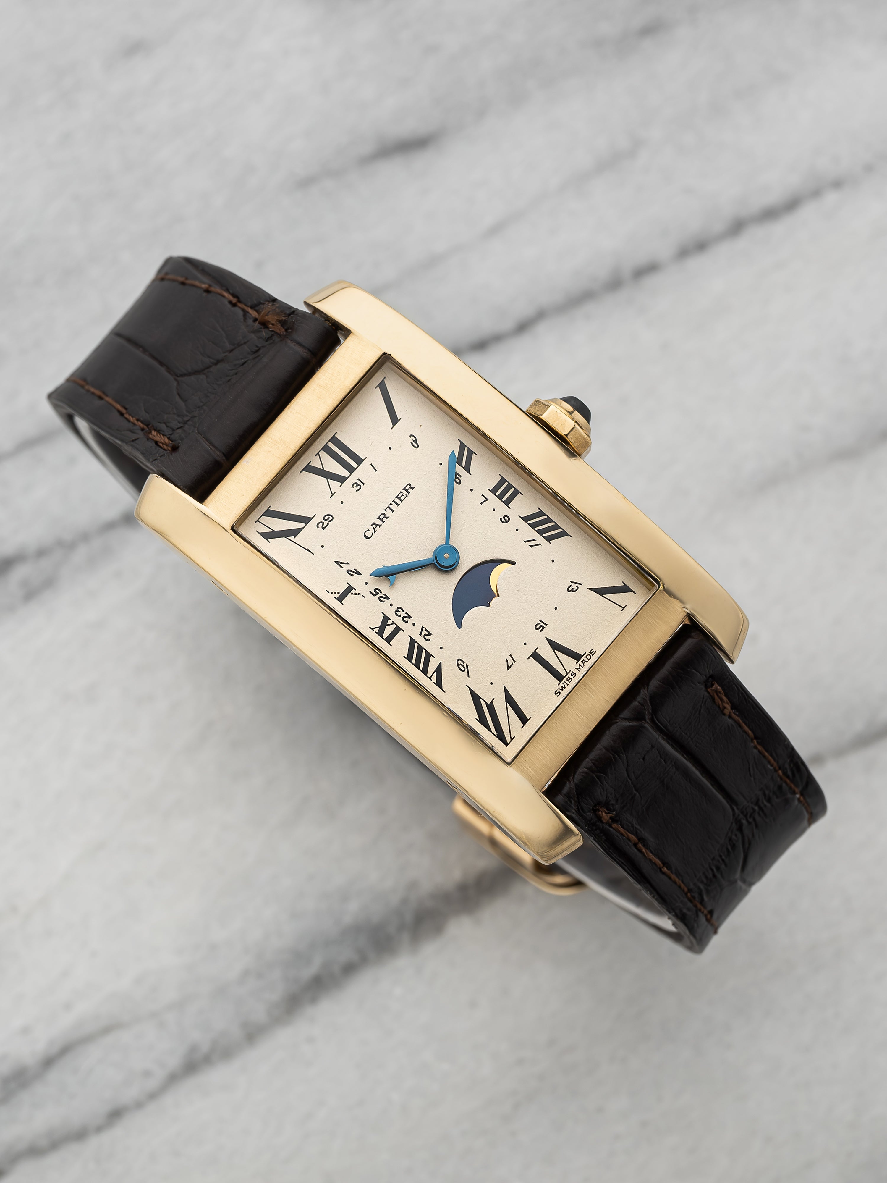 Cartier Tank Américaine Moonphase 1207 – Yellow Gold White Roman Dial