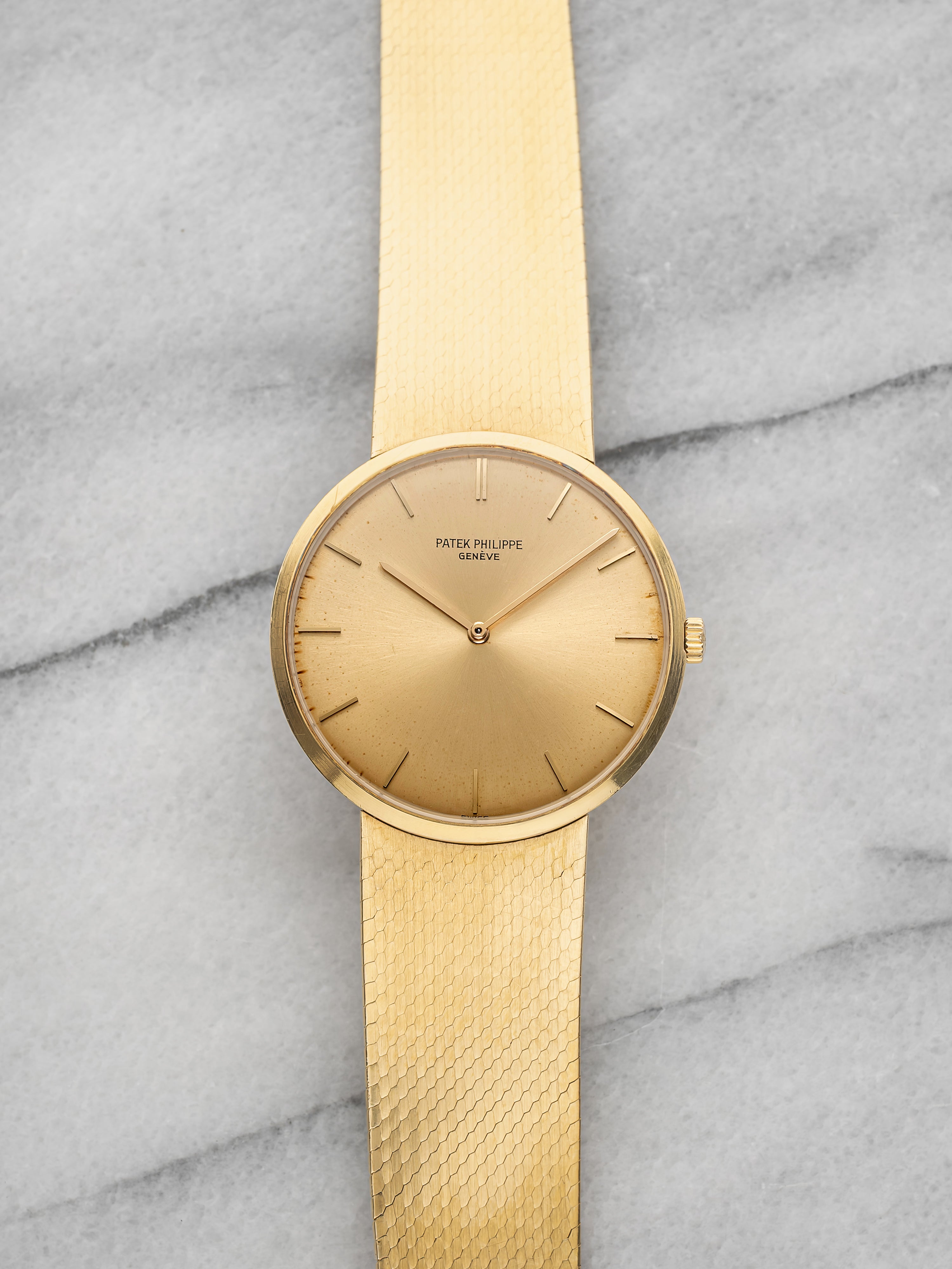 Patek Philippe Calatrava 3468-5 18K Yellow Gold Champagne Sunburst Dial Manual