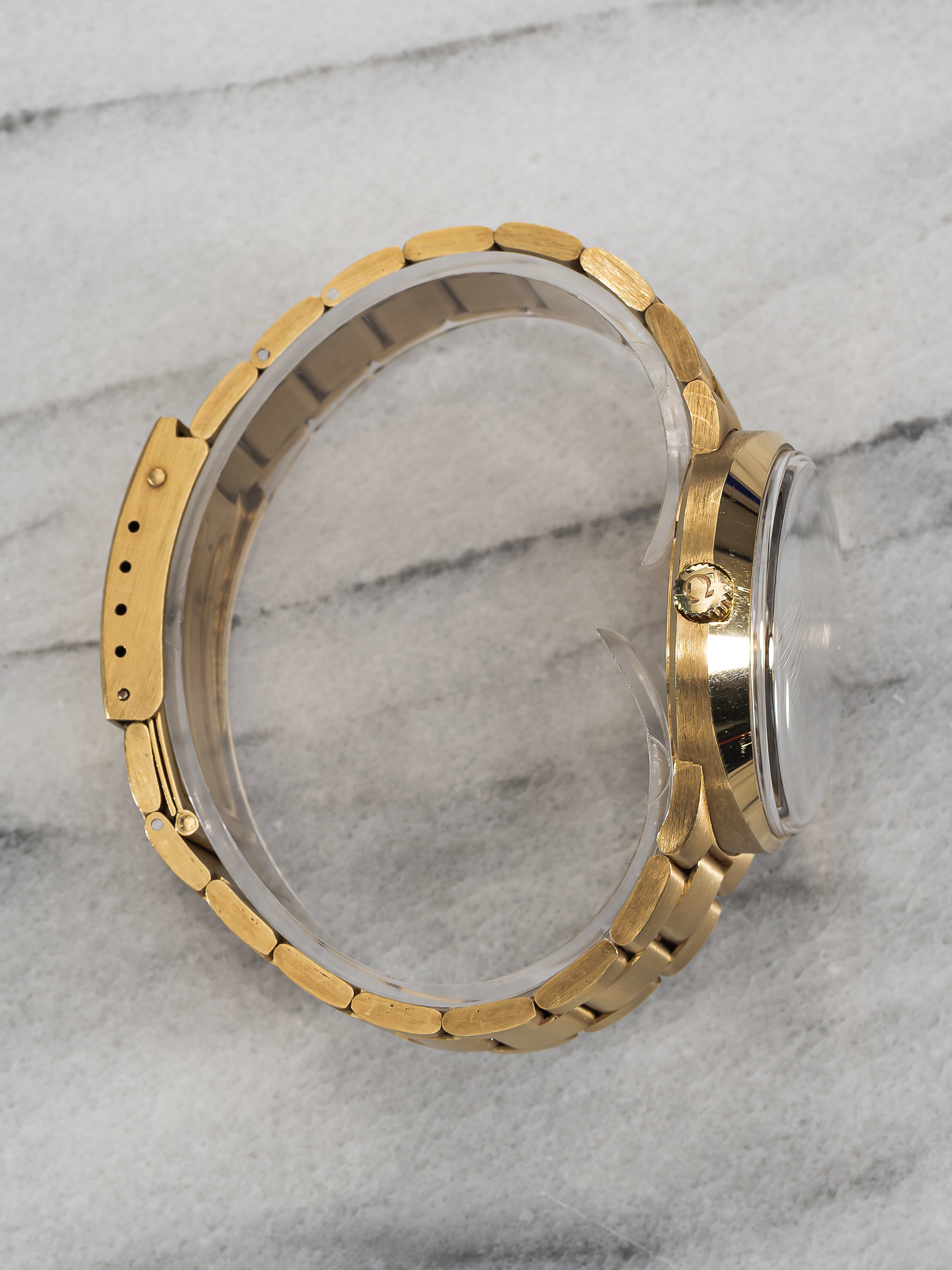 Omega Dynamic Genève – 18K Yellow Gold