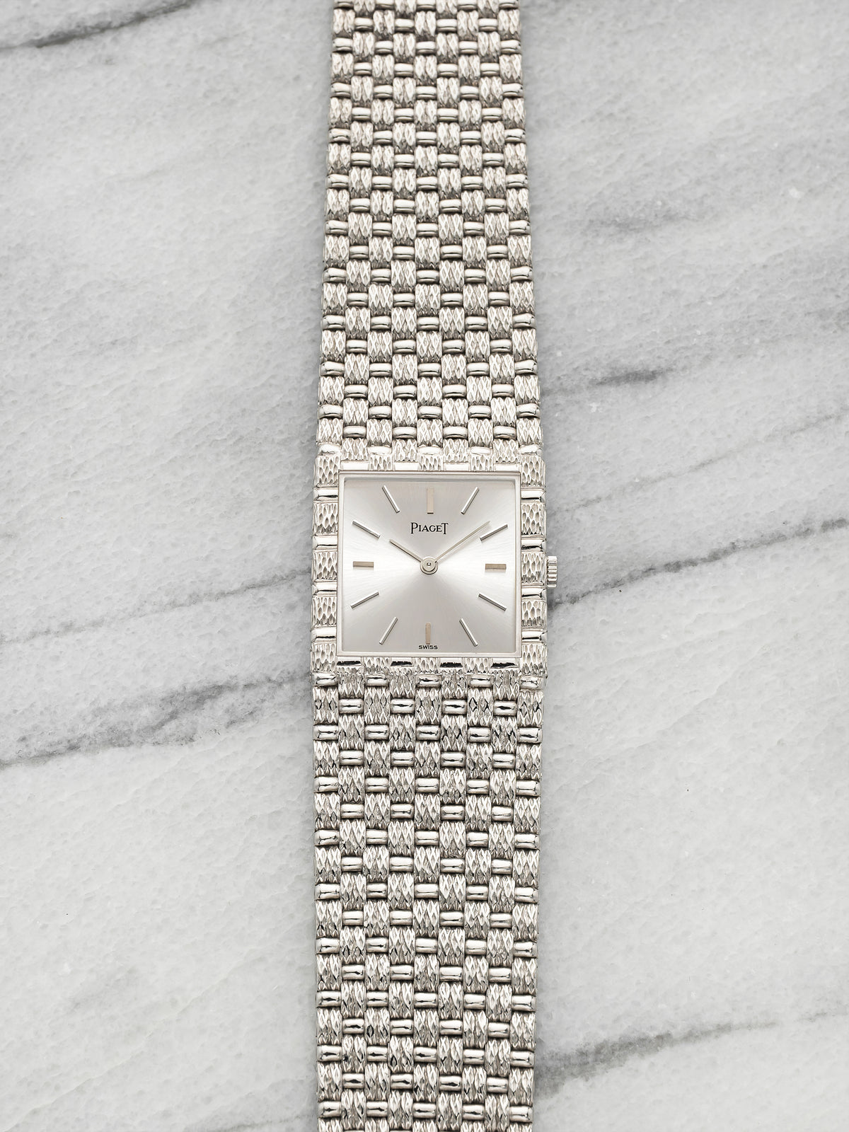 Vintage 1970s Piaget Ultra Thin 9131D23 18K WG Silver Sunburst Dial Manual 23mm
