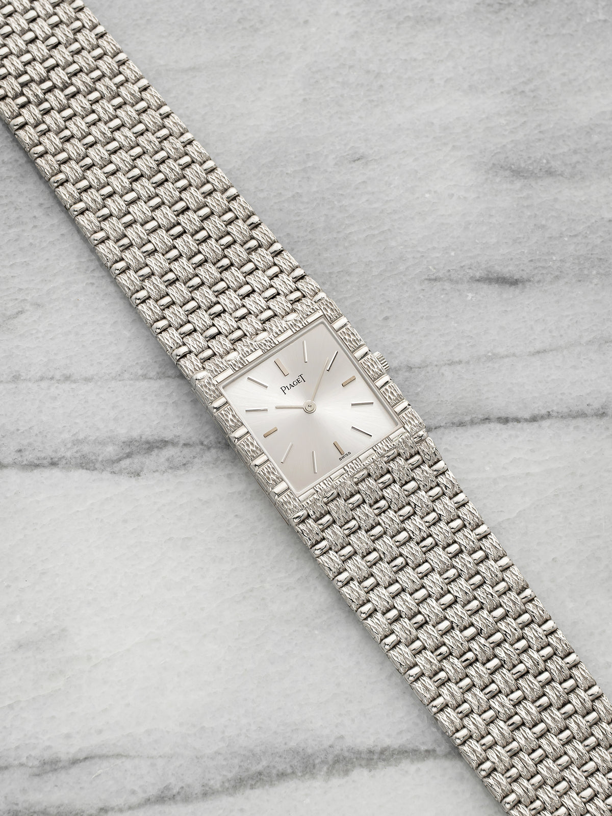 Vintage 1970s Piaget Ultra Thin 9131D23 18K WG Silver Sunburst Dial Manual 23mm