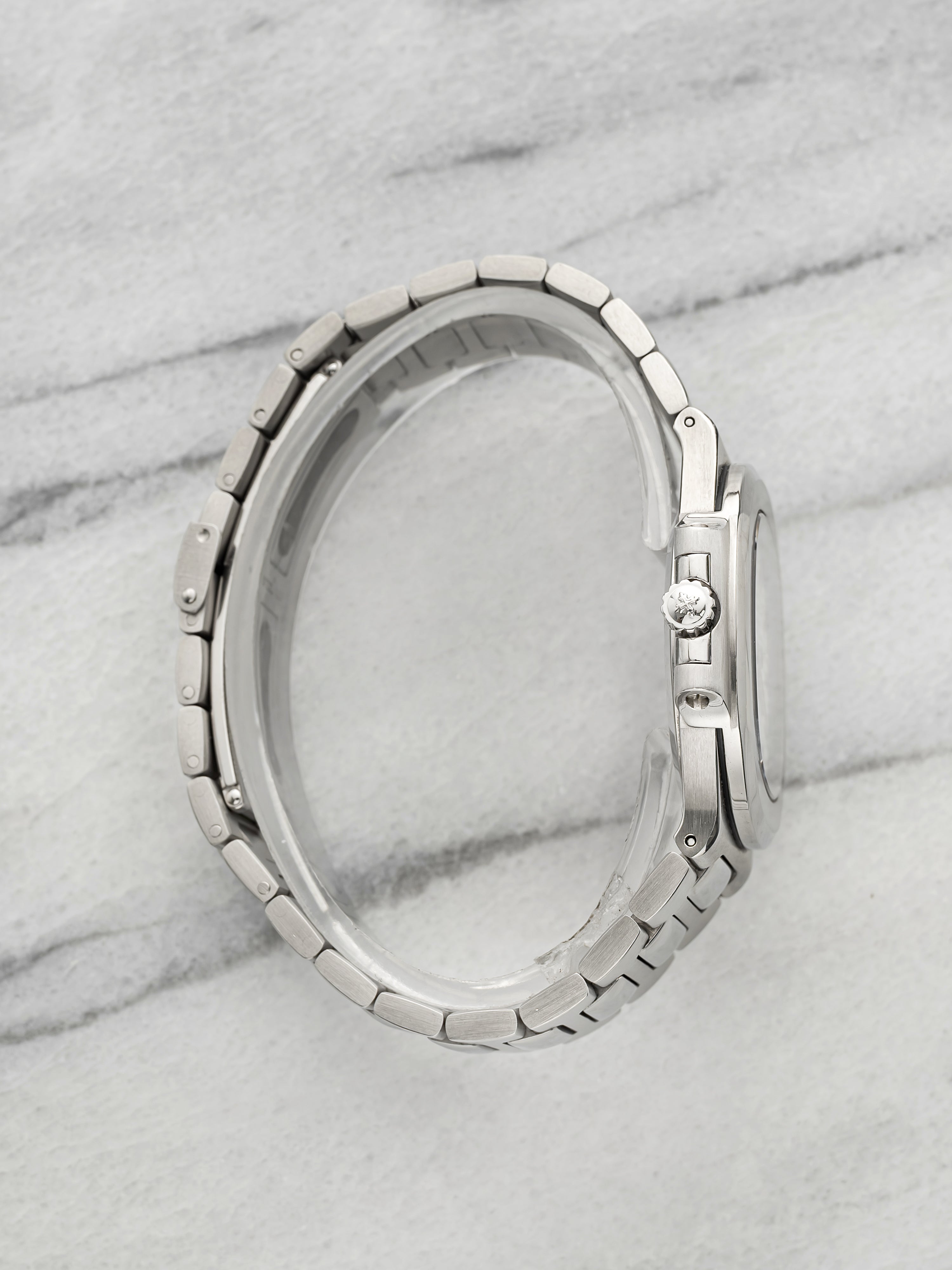 Patek Philippe Nautilus 3800 - Stainless Steel, White Dial
