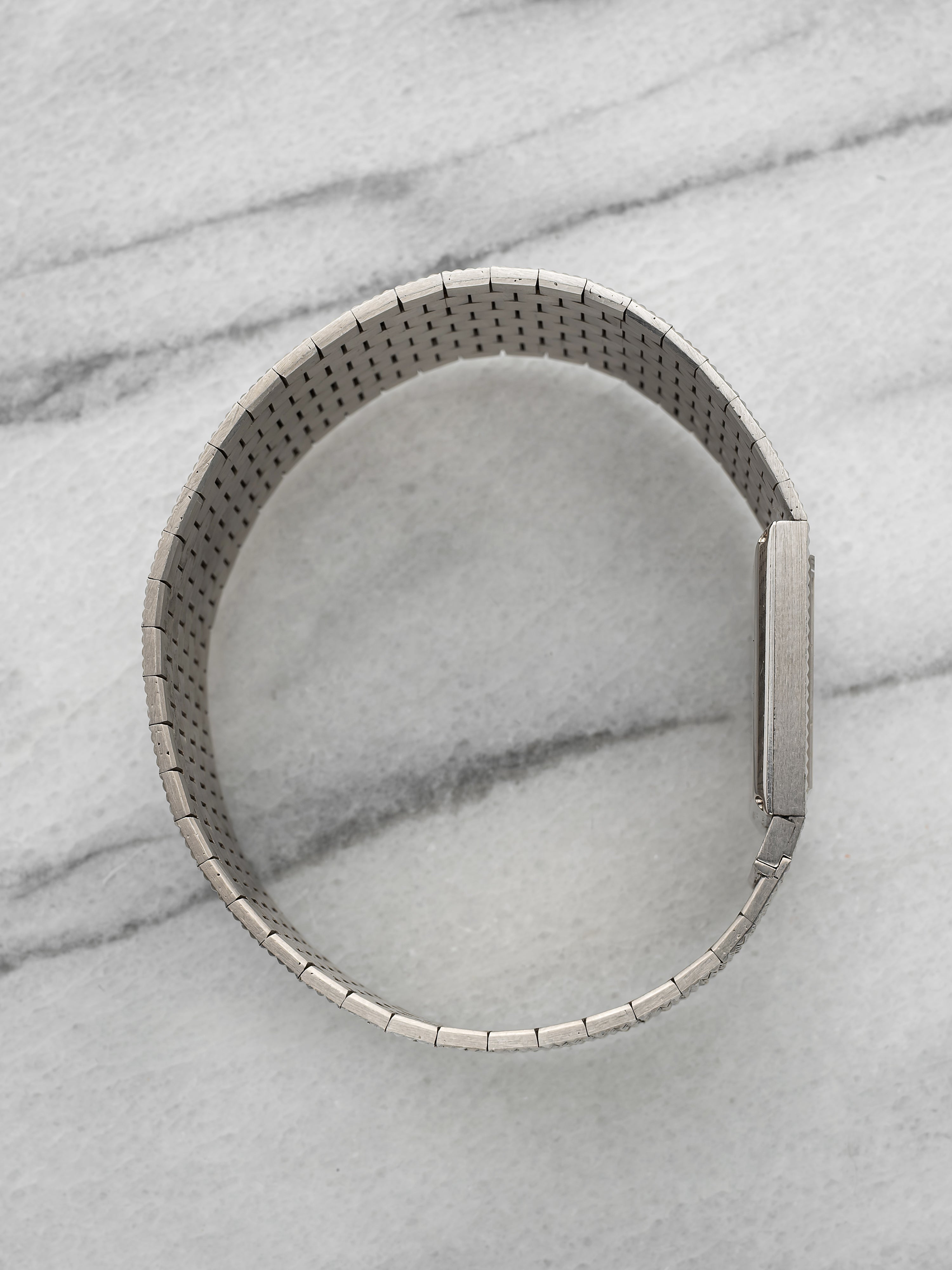 Piaget 9357 18K White Gold Boucheron Hobnail Lacquer Dial Manual 30 mm