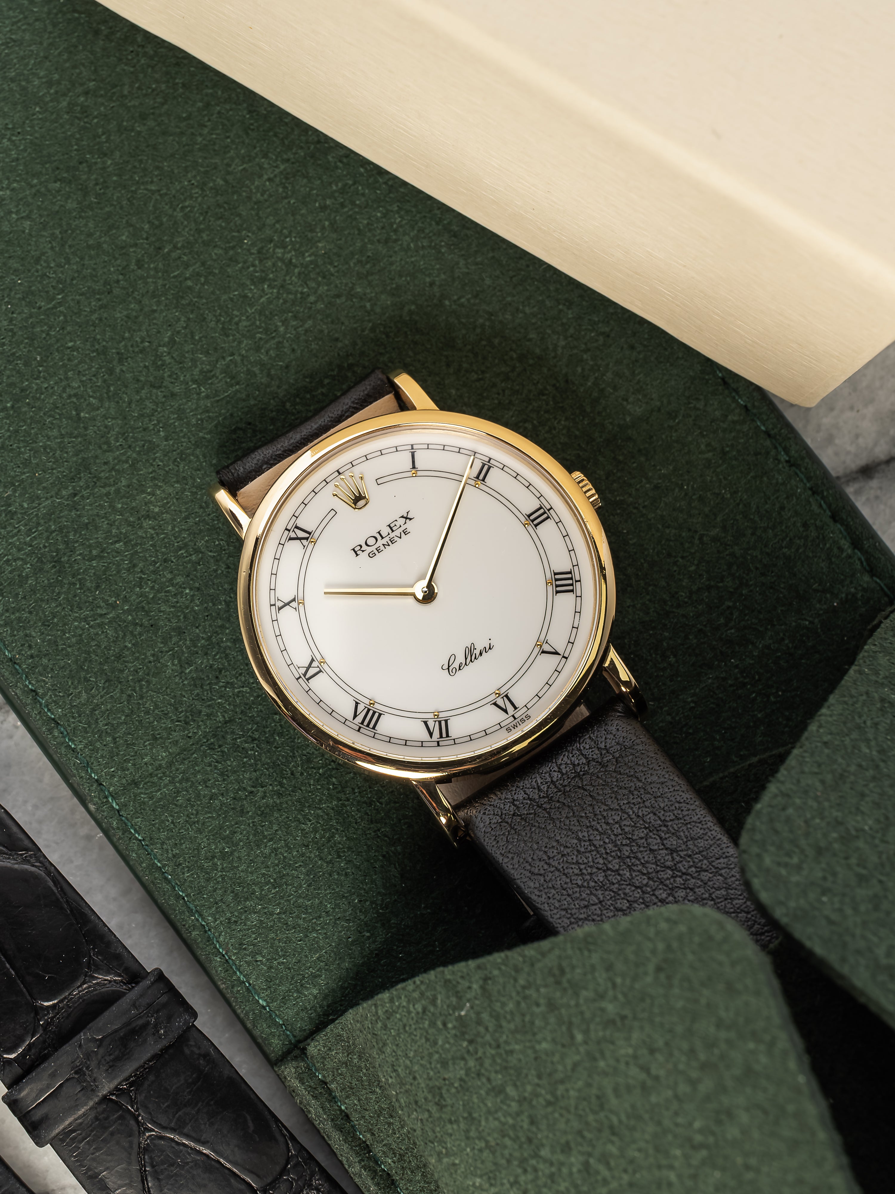Rolex Cellini 5112 - White Roman Dial