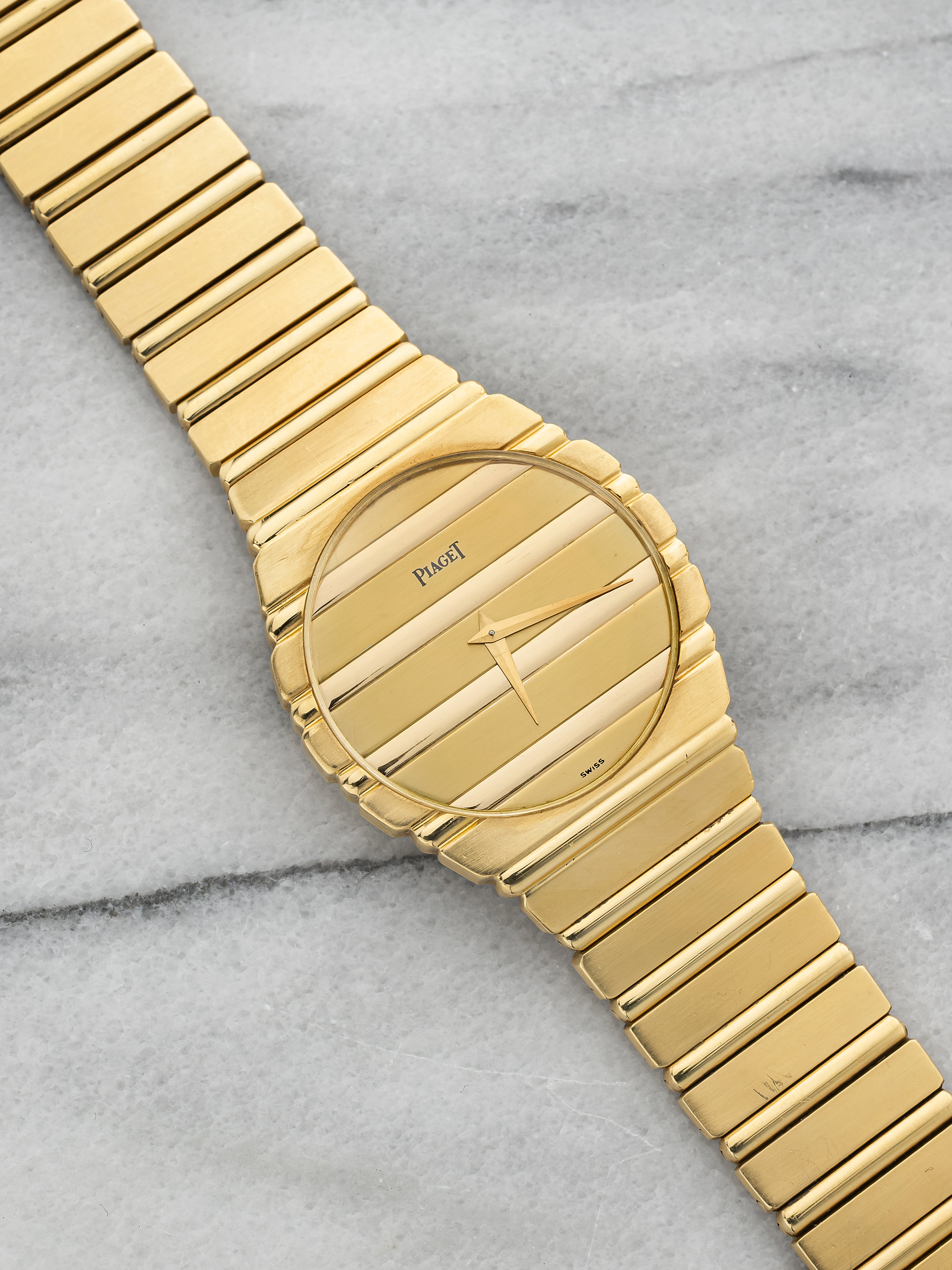 Piaget Polo "Jumbo" 7661 C701 – 18K Yellow Gold, Gadroon Dial