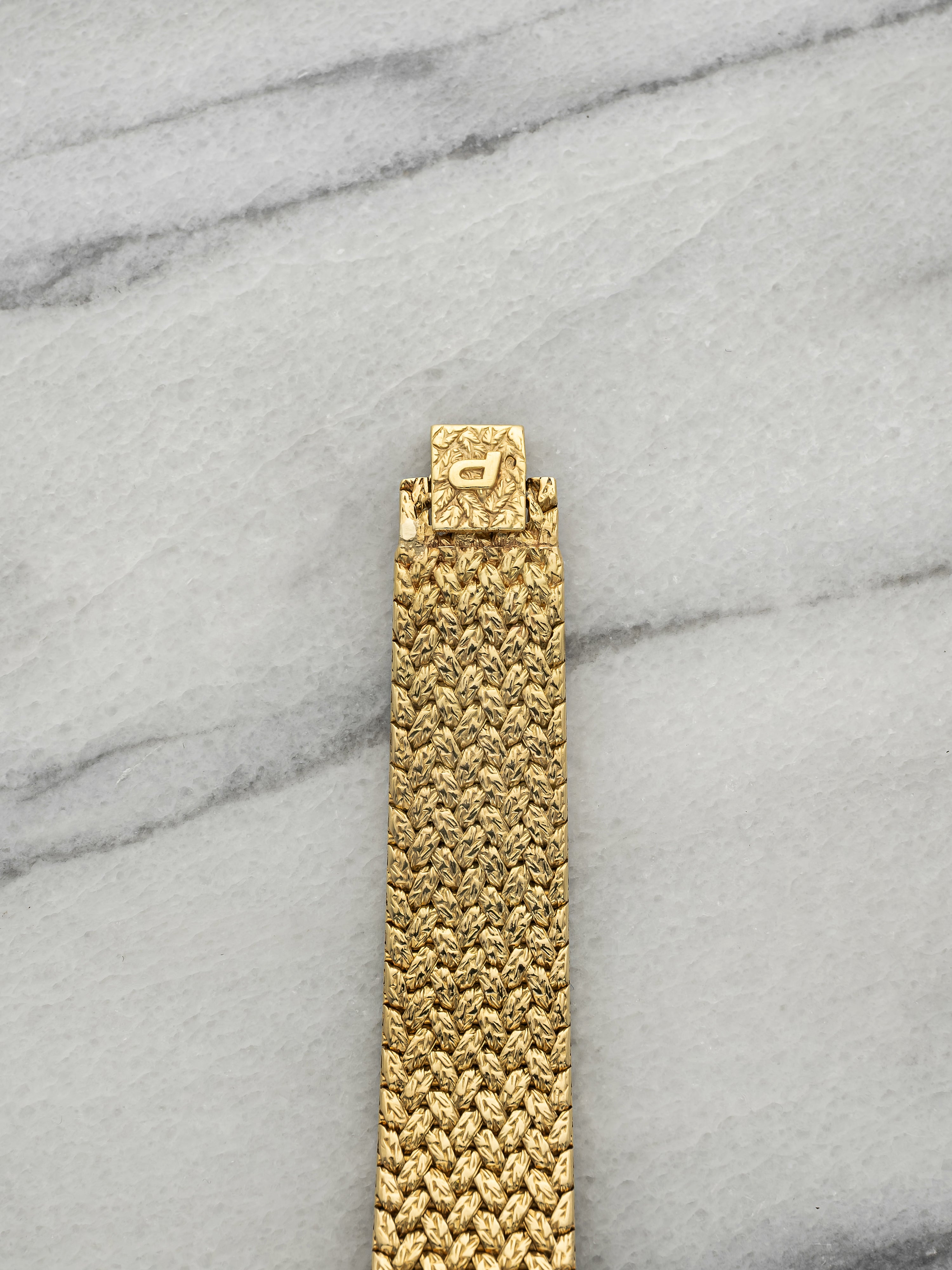 Vintage 1980s Piaget 9341 D2 Integrated 18K Gold Coral Dial Manual 25mm