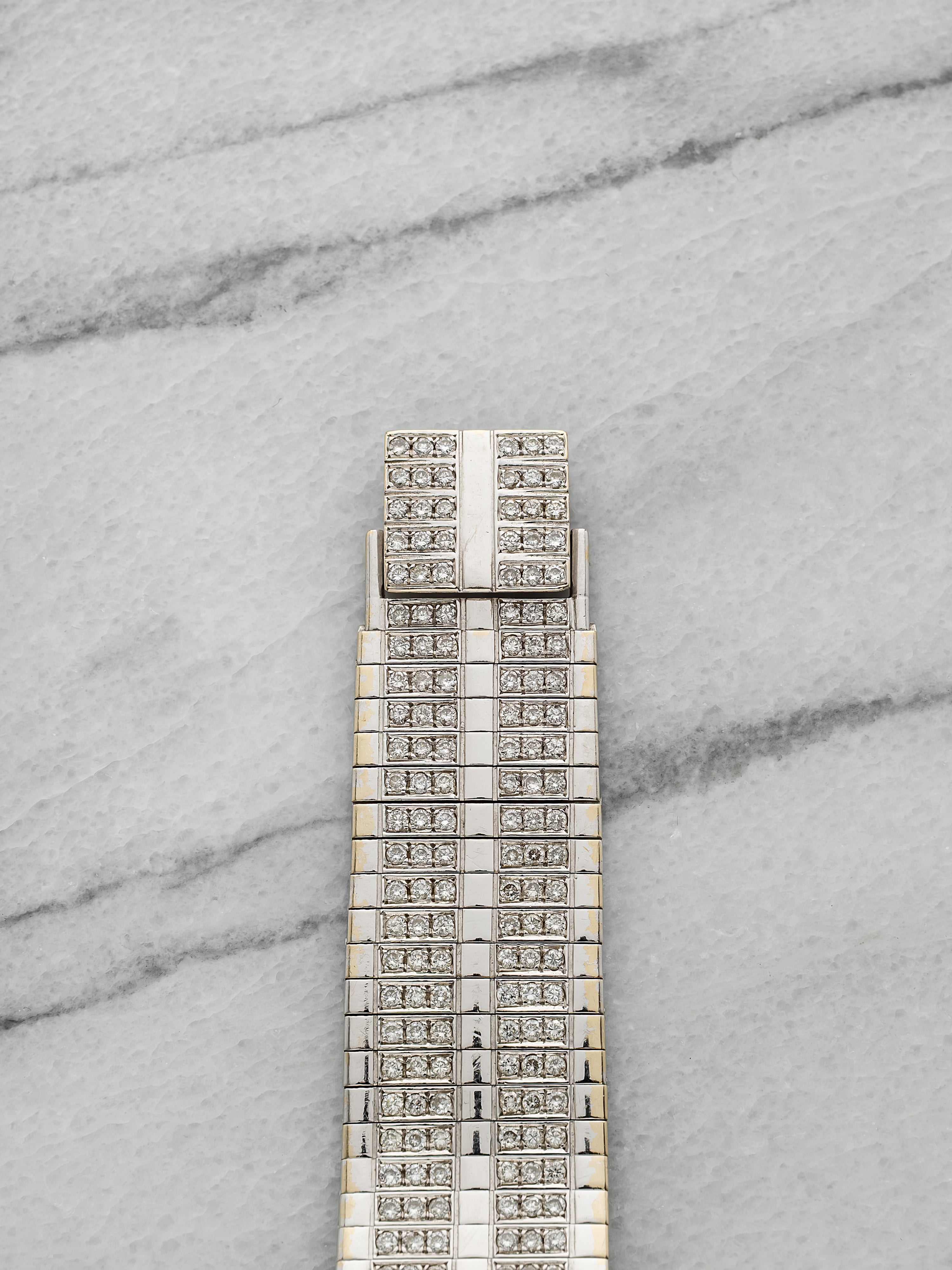 Piaget 8025 – Integrated WG with Pave Diamond & Sapphire Dial