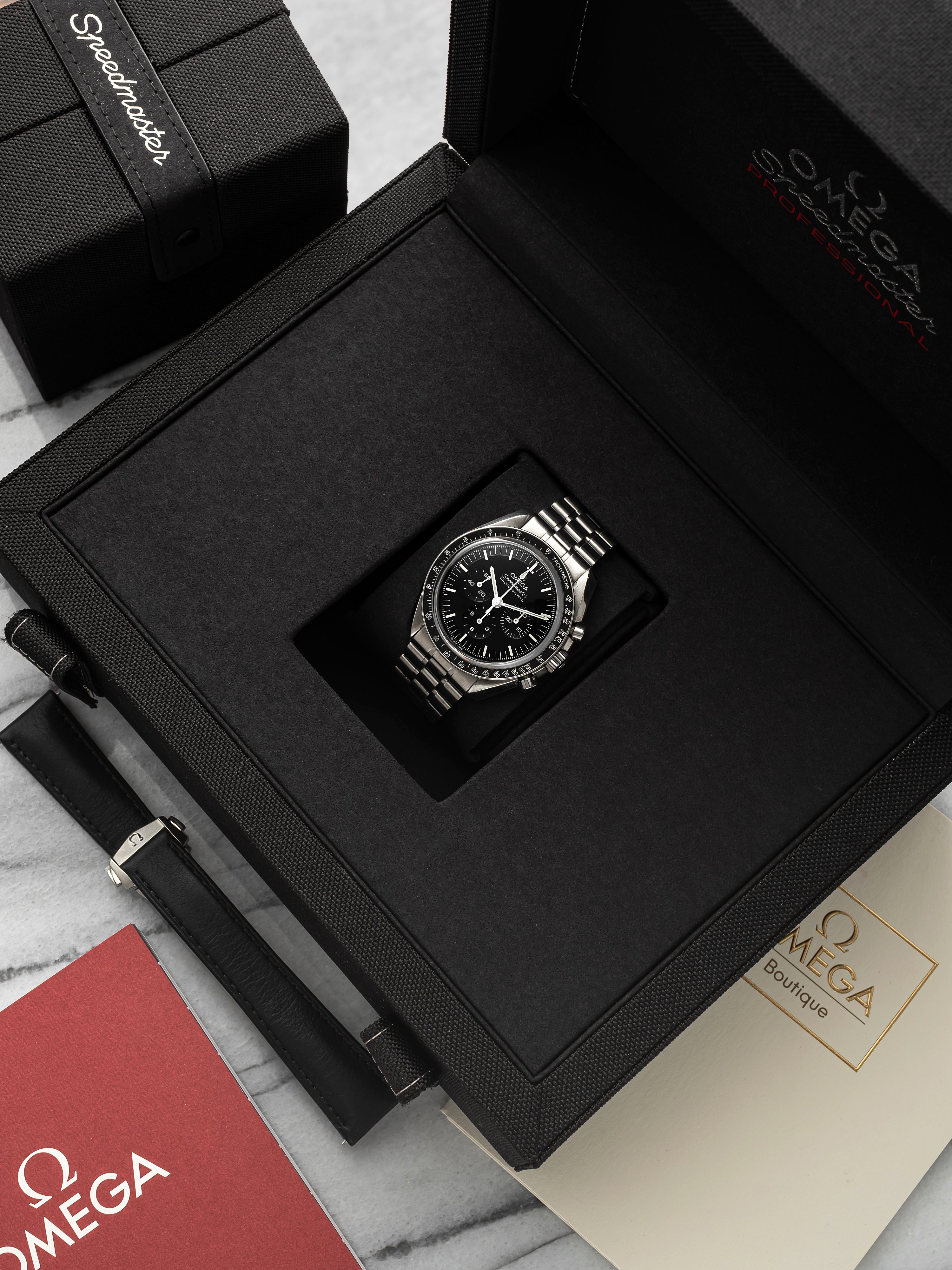 2020s Omega Speedmaster 310.30.40.50.06.002 Steel Black Dial Manual 39.7mm