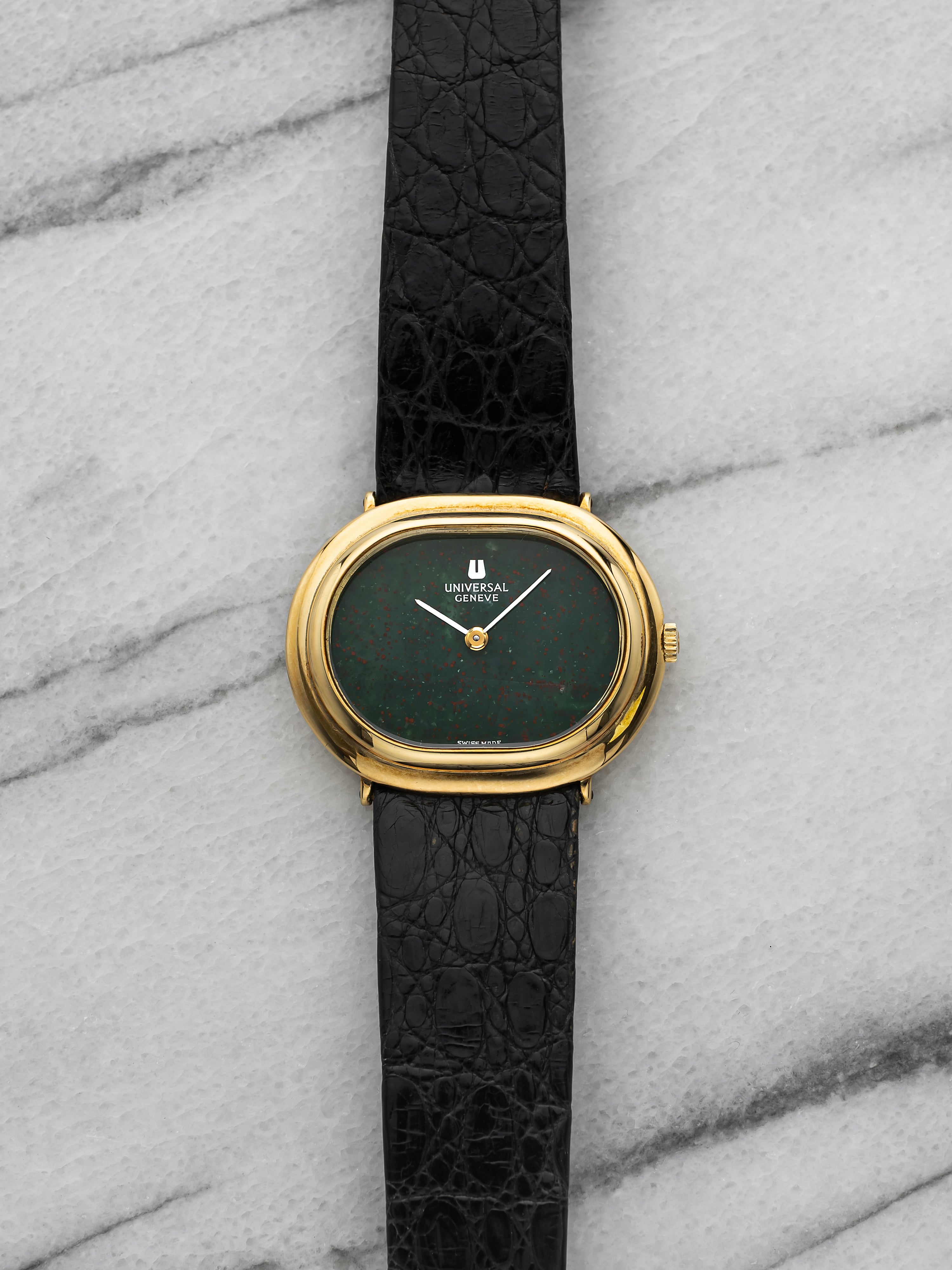Universal Geneve Dress Watch 111010.1 18K Yellow Gold Bloodstone Dial Manual 33m