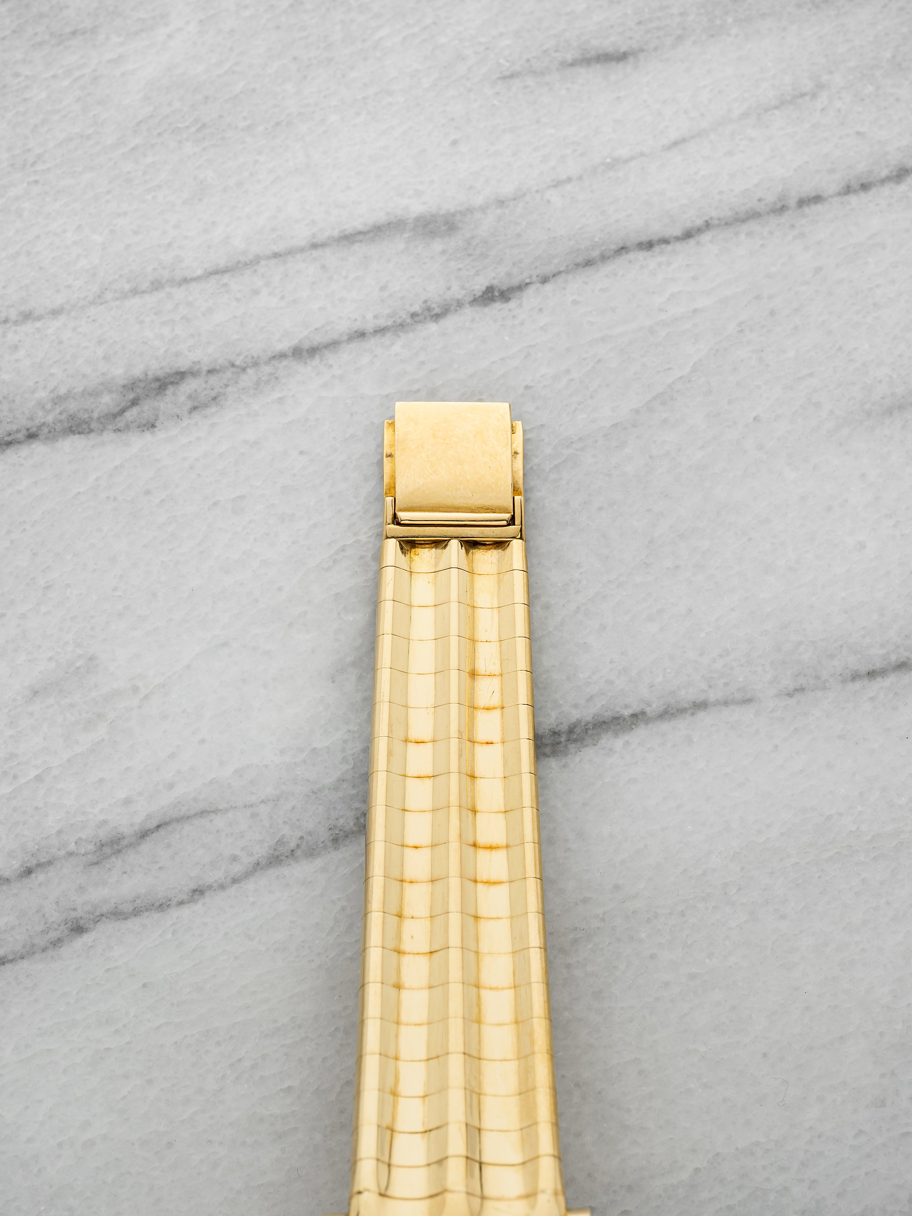 Audemars Piguet Ultra Thin 5043 - 18K Yellow Gold, White Dial