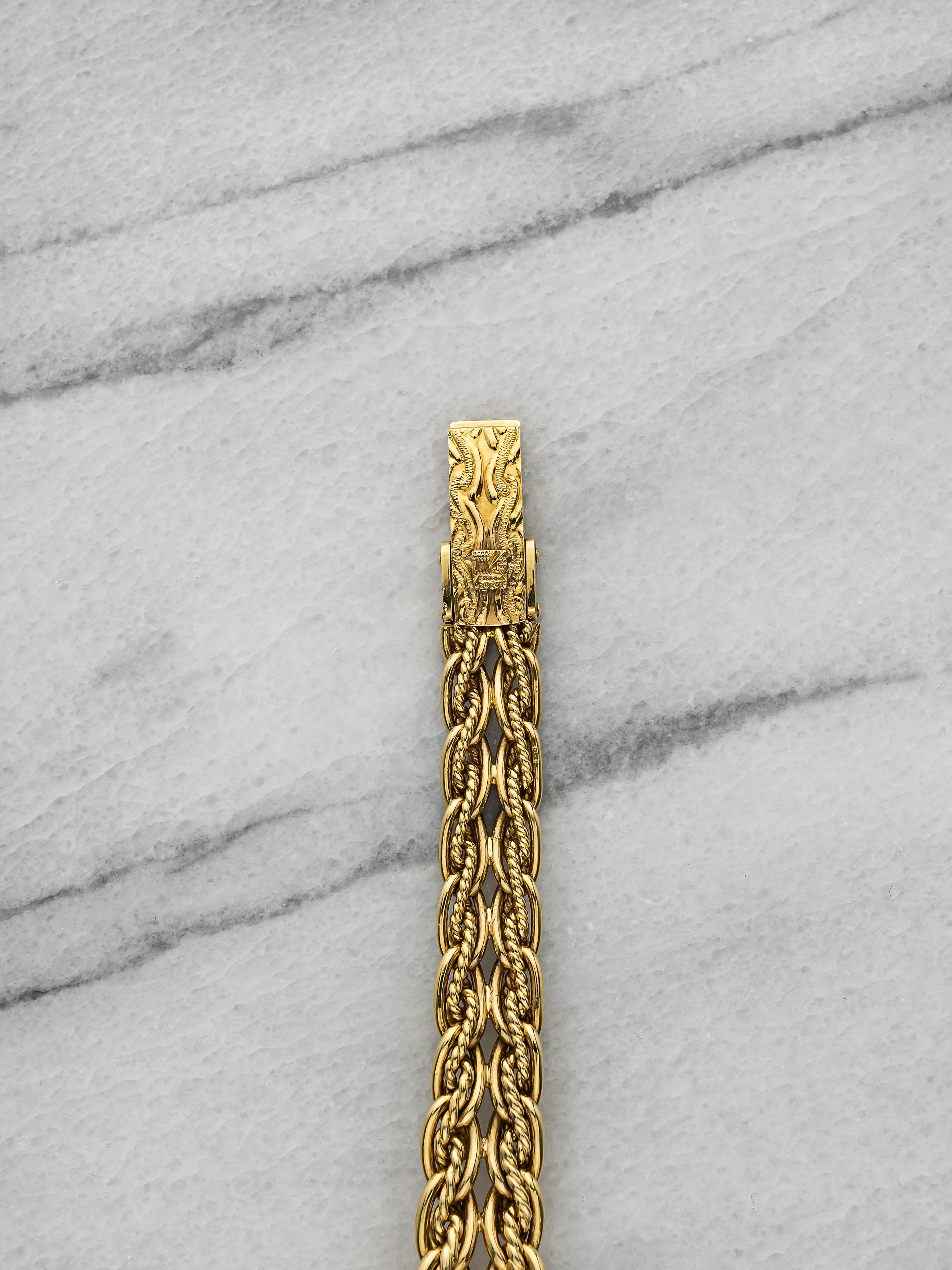 Montre Royale Ladies Dress 5902 - 18K Yellow Gold, Diamond & Sapphire Bezel