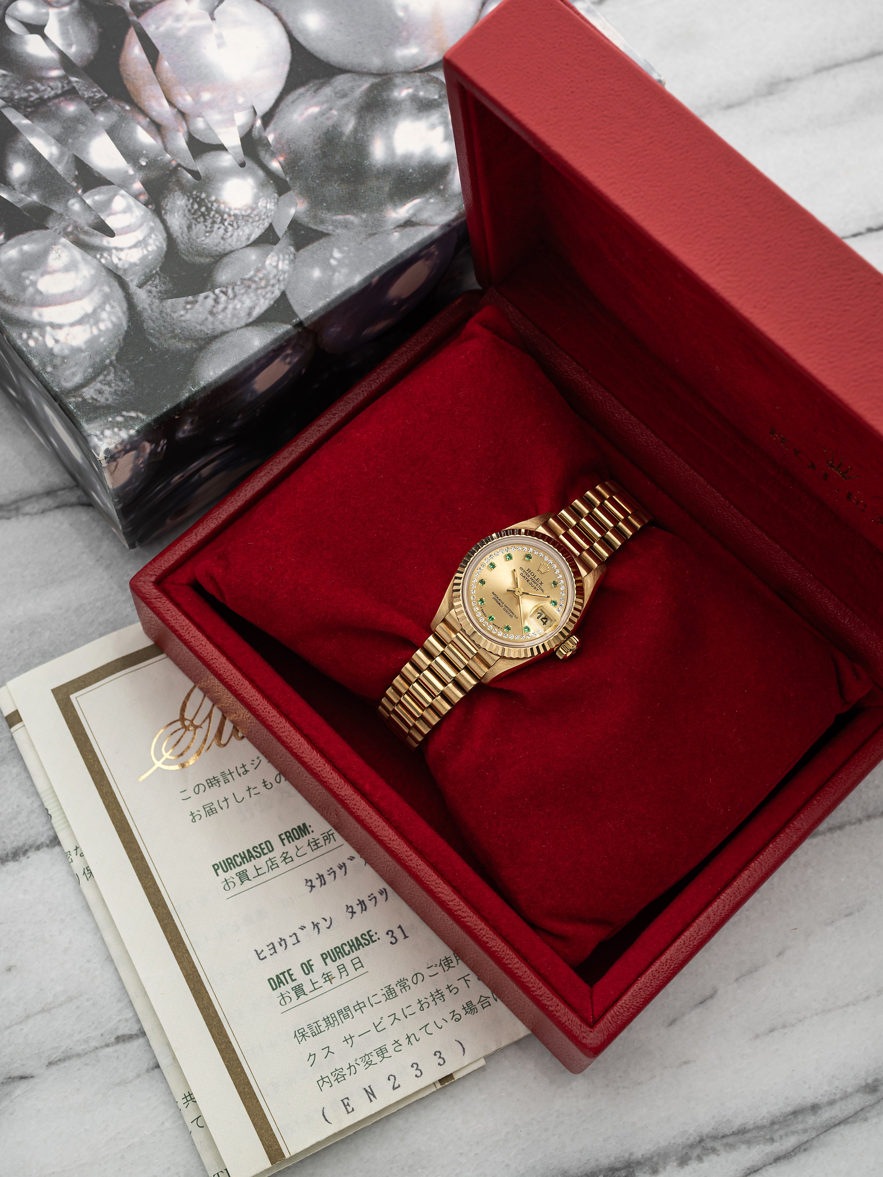 RolexLady Datejust - 18K Yellow Gold Factory Emerald Indices String Diamond Dial