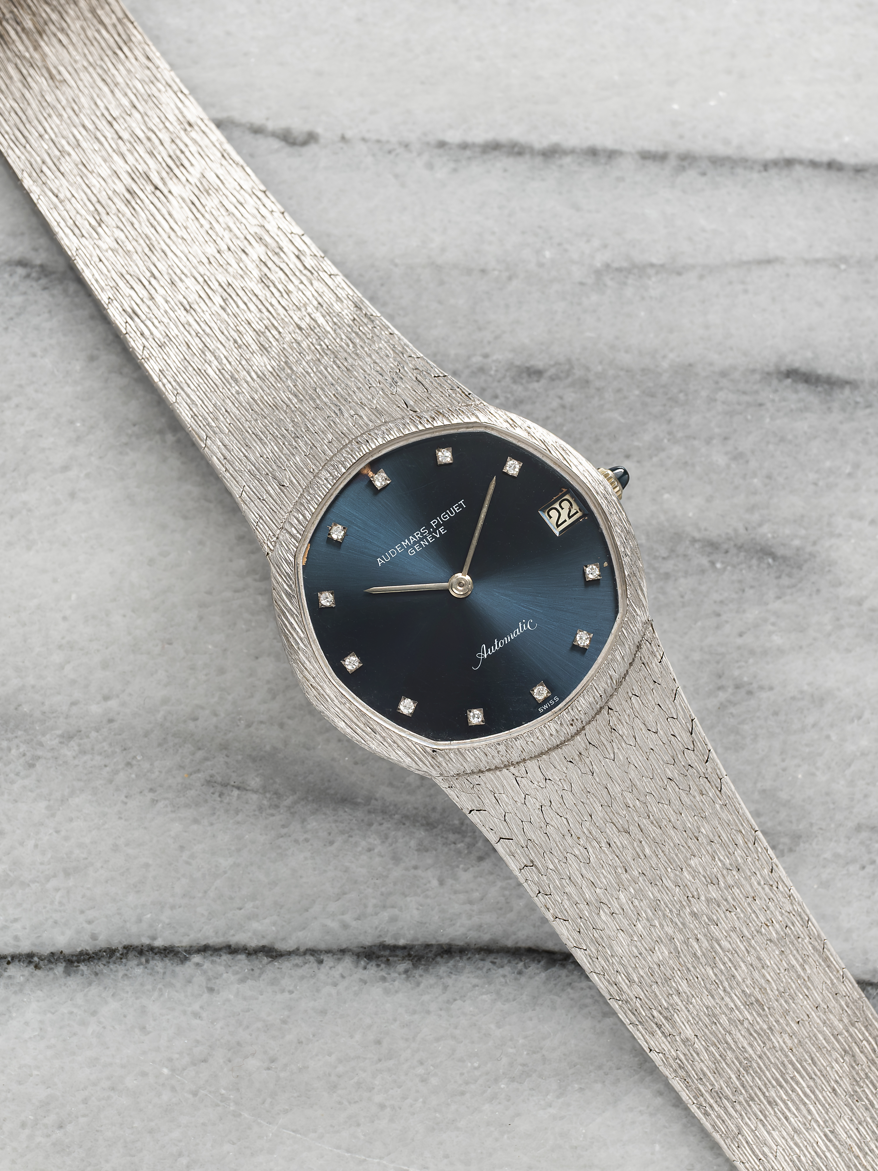 Audemars Piguet Automatic - Integrated White Gold Blue Sunburst Dial