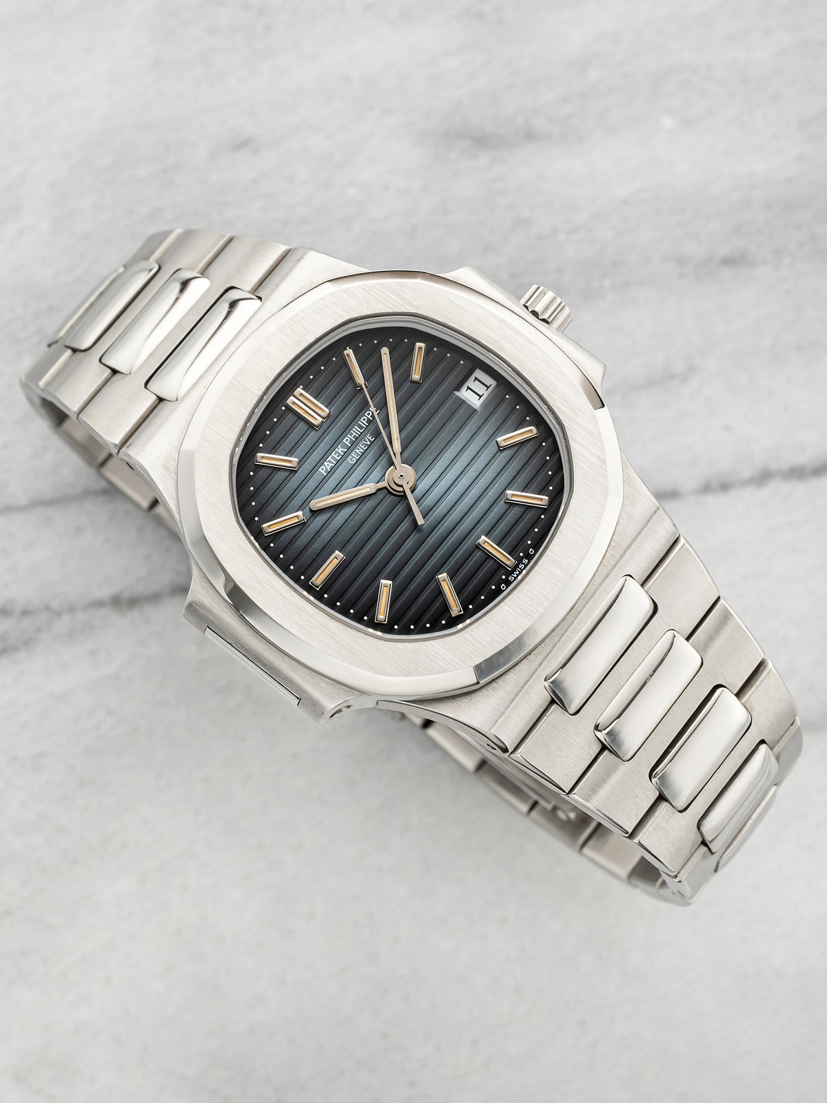 Patek Philippe Nautilus 3800 - Stainless Steel Blue Sigma Dial