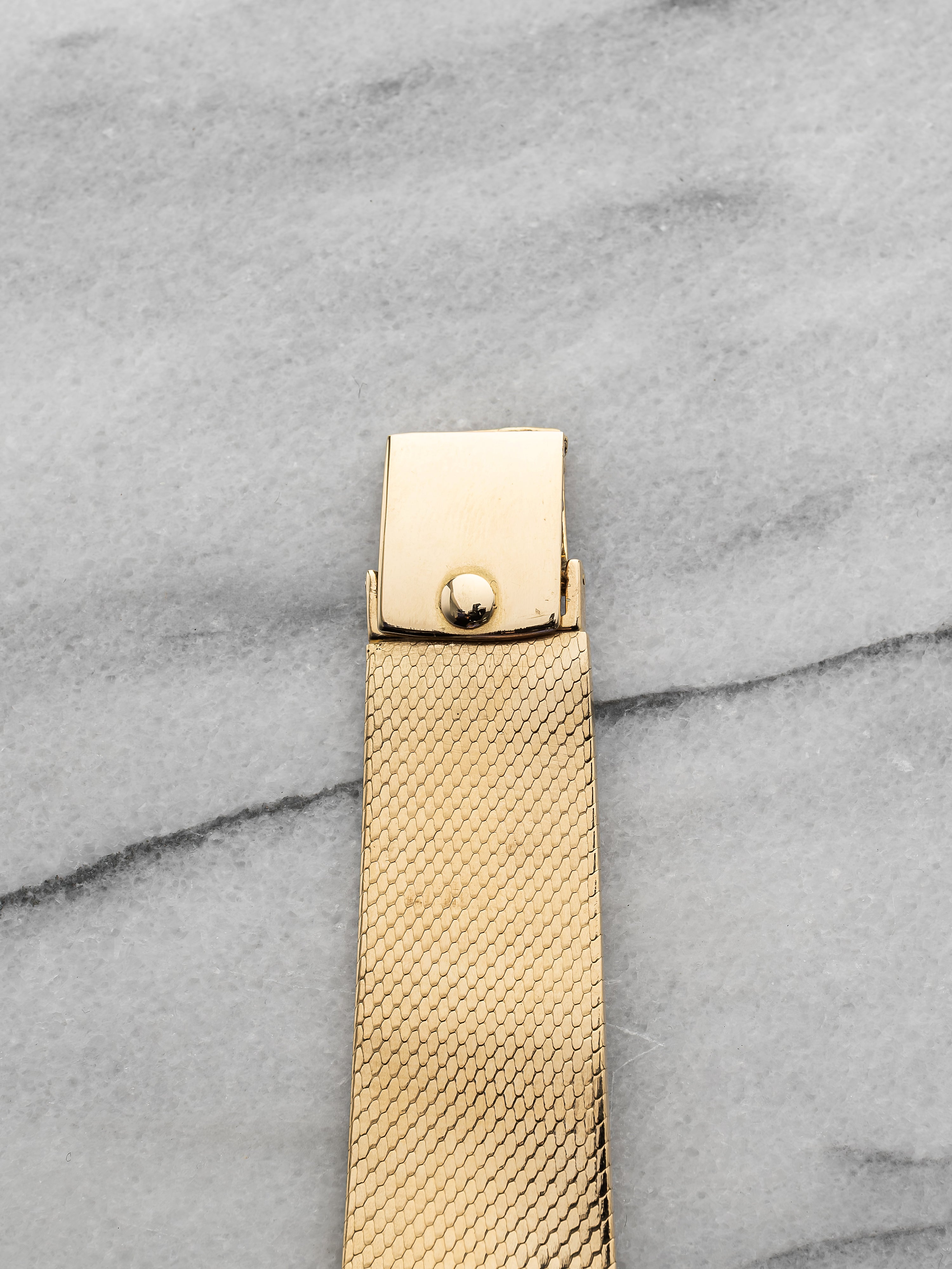 Patek Philippe Golden Ellipse 3852/001 – 18K Gold Blue Dial