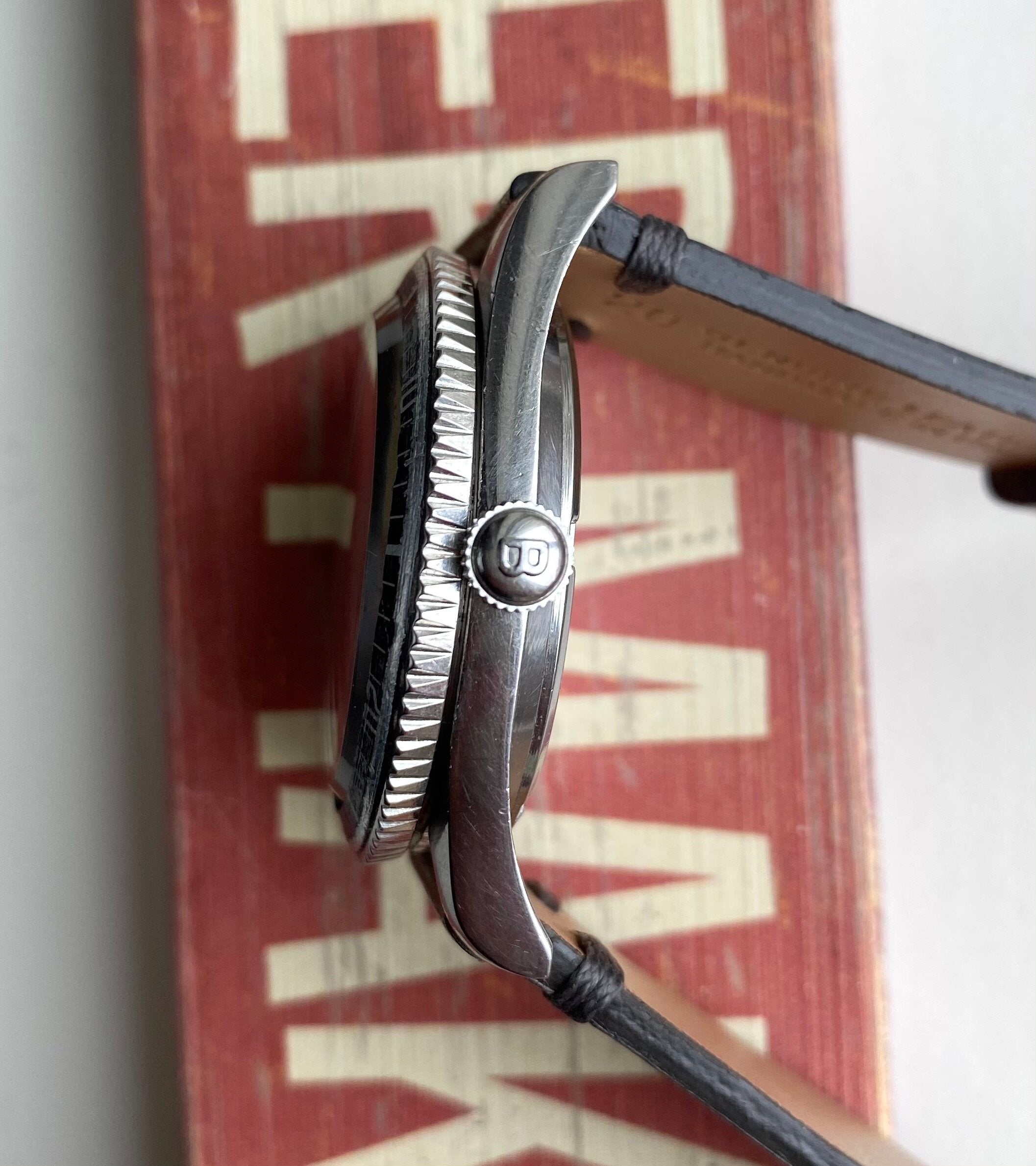 Caravelle Sea Hunter — Explorer Dial