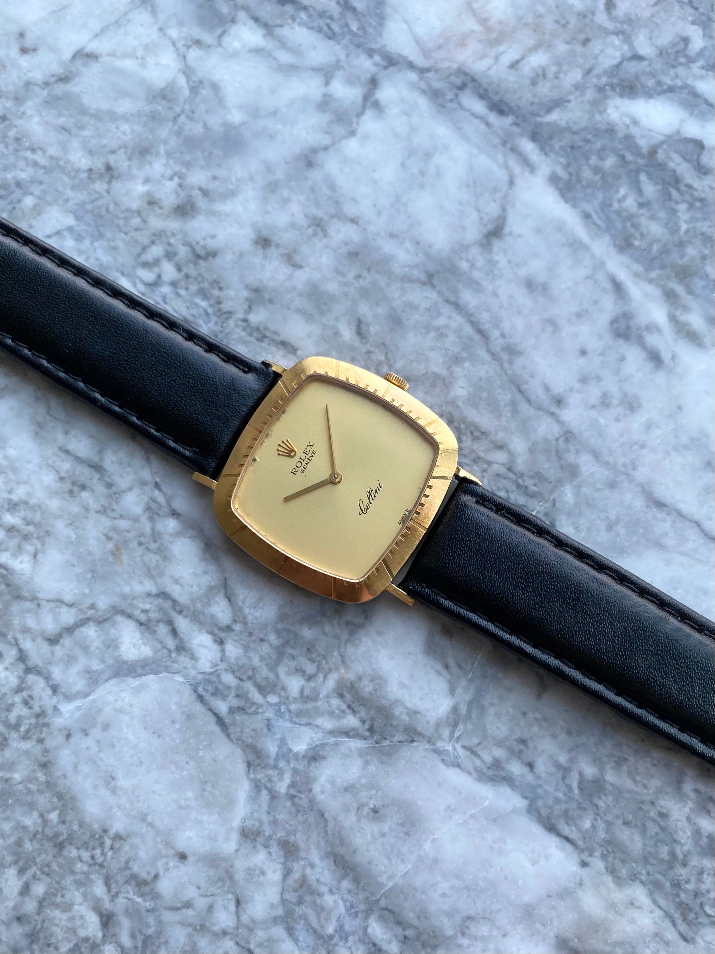 Rolex Cellini 4084 - 18K Gold.