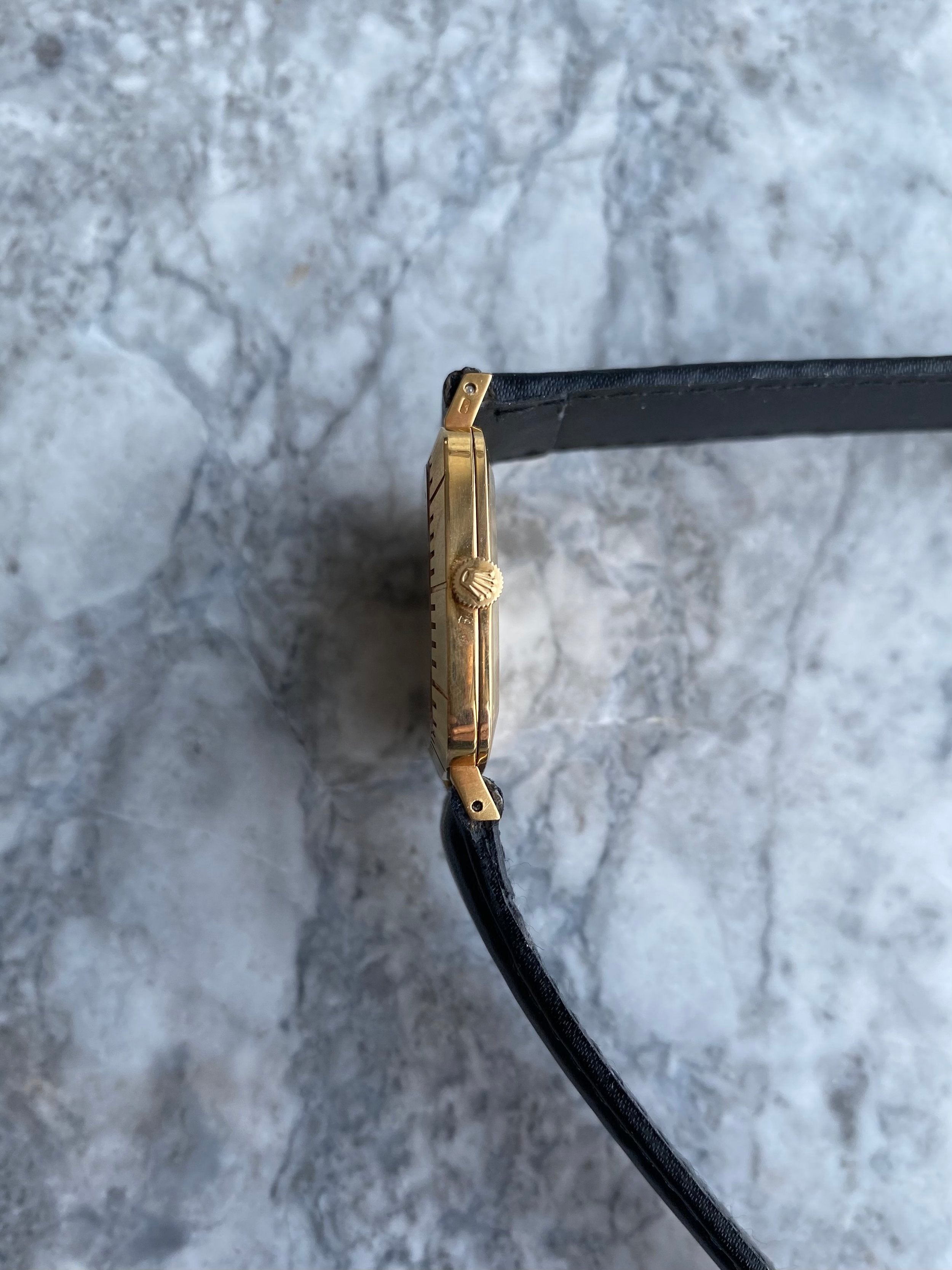 Rolex Cellini 4084 - 18K Gold.