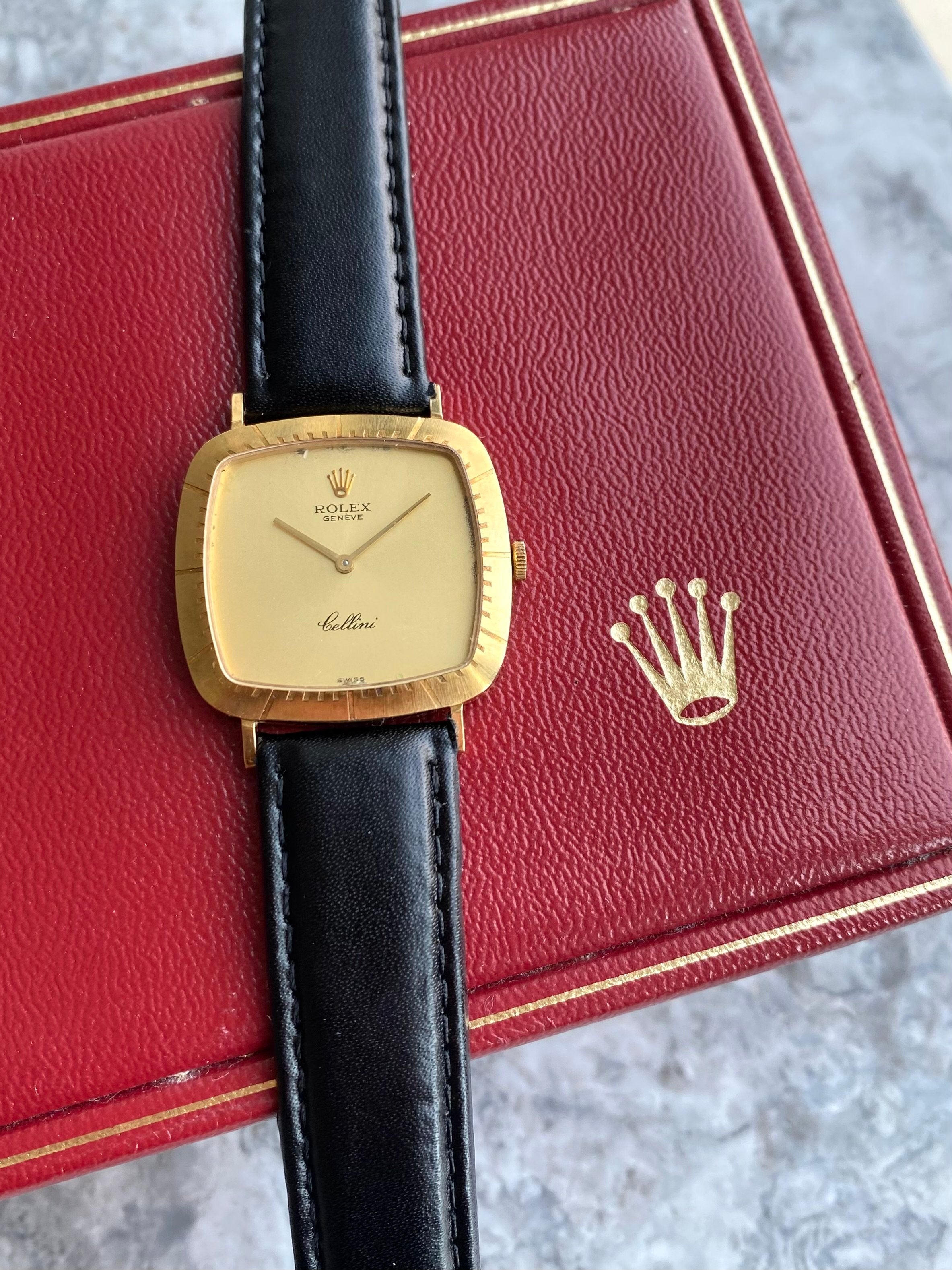 Rolex Cellini 4084 - 18K Gold.