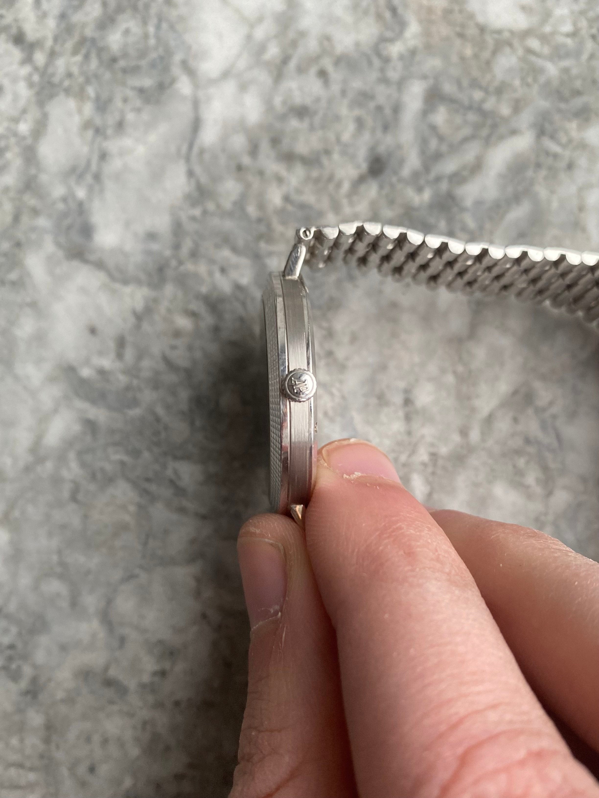 Audemars Piguet Hobnail - 18K White Gold