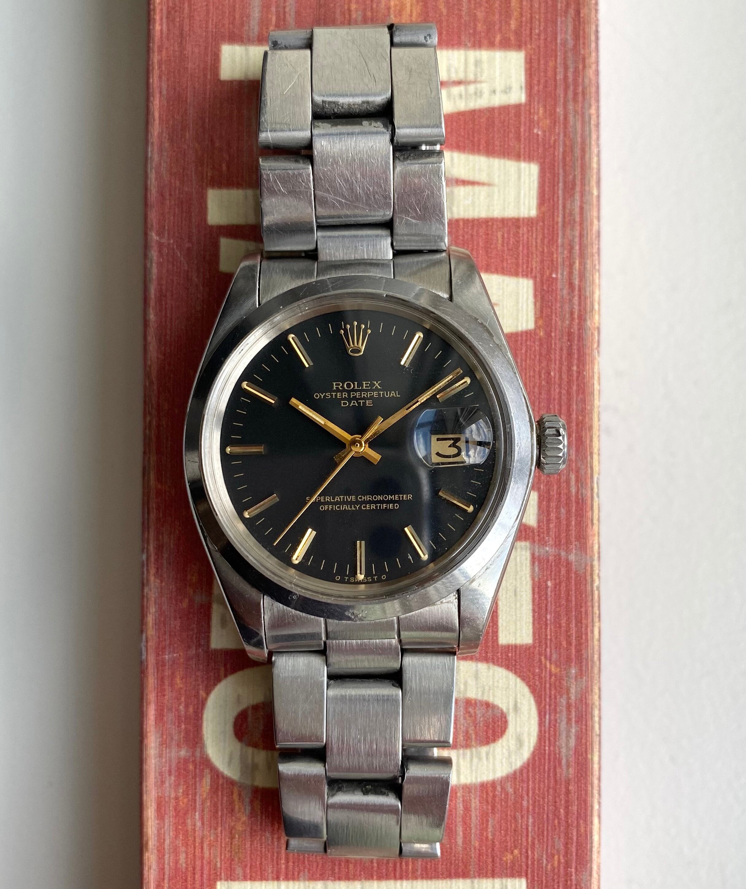 Rolex Oyster Perpetual Date ref. 1500 — Black Sigma Dial