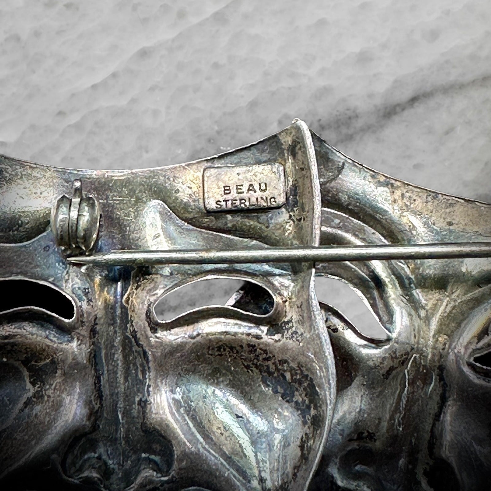 Beau Vintage Sterling Silver Comedy Tragedy Mask Brooch Pin