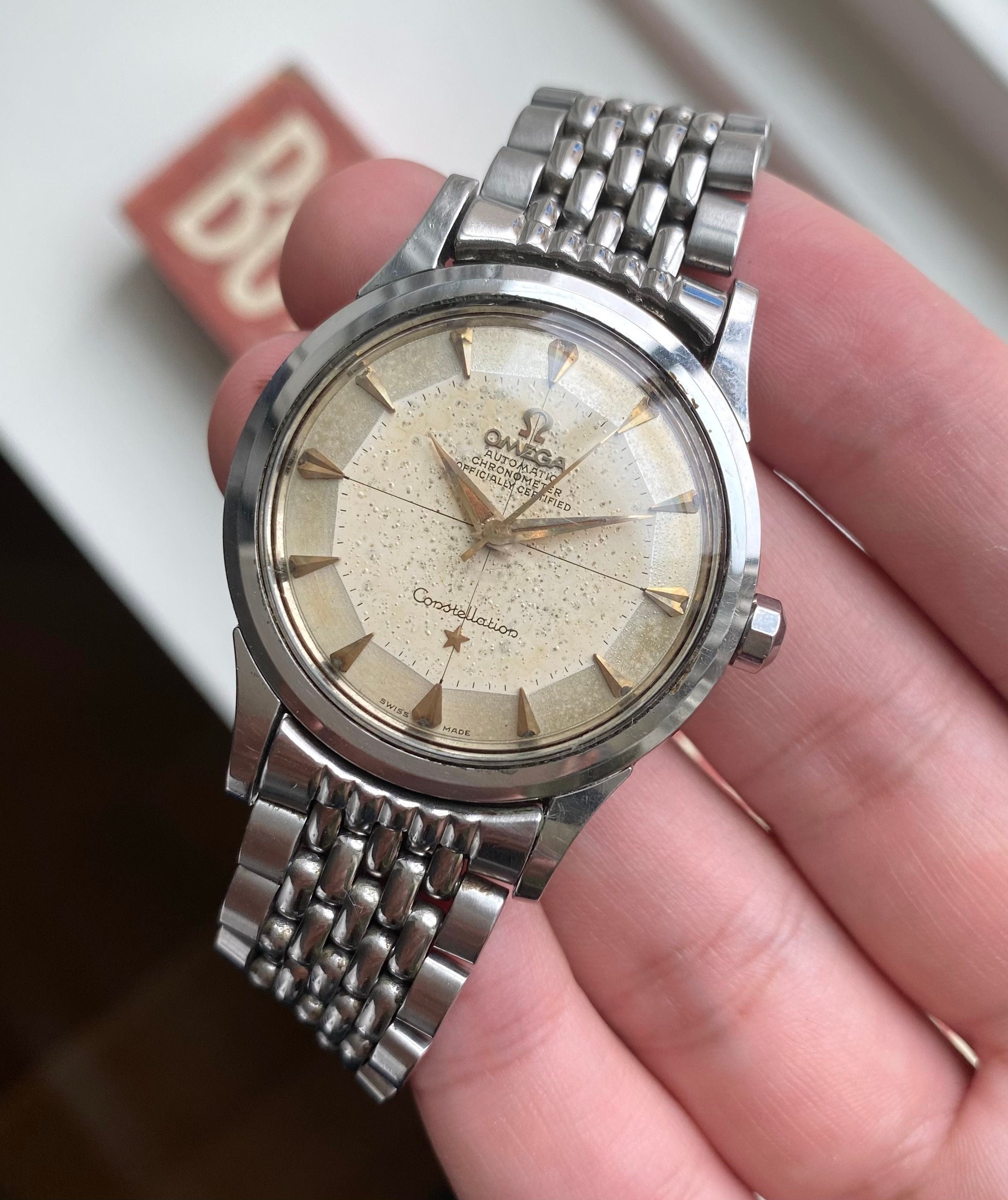 Vintage Omega Constellation Automatic Cream Crosshair Patina Dial Steel Watch