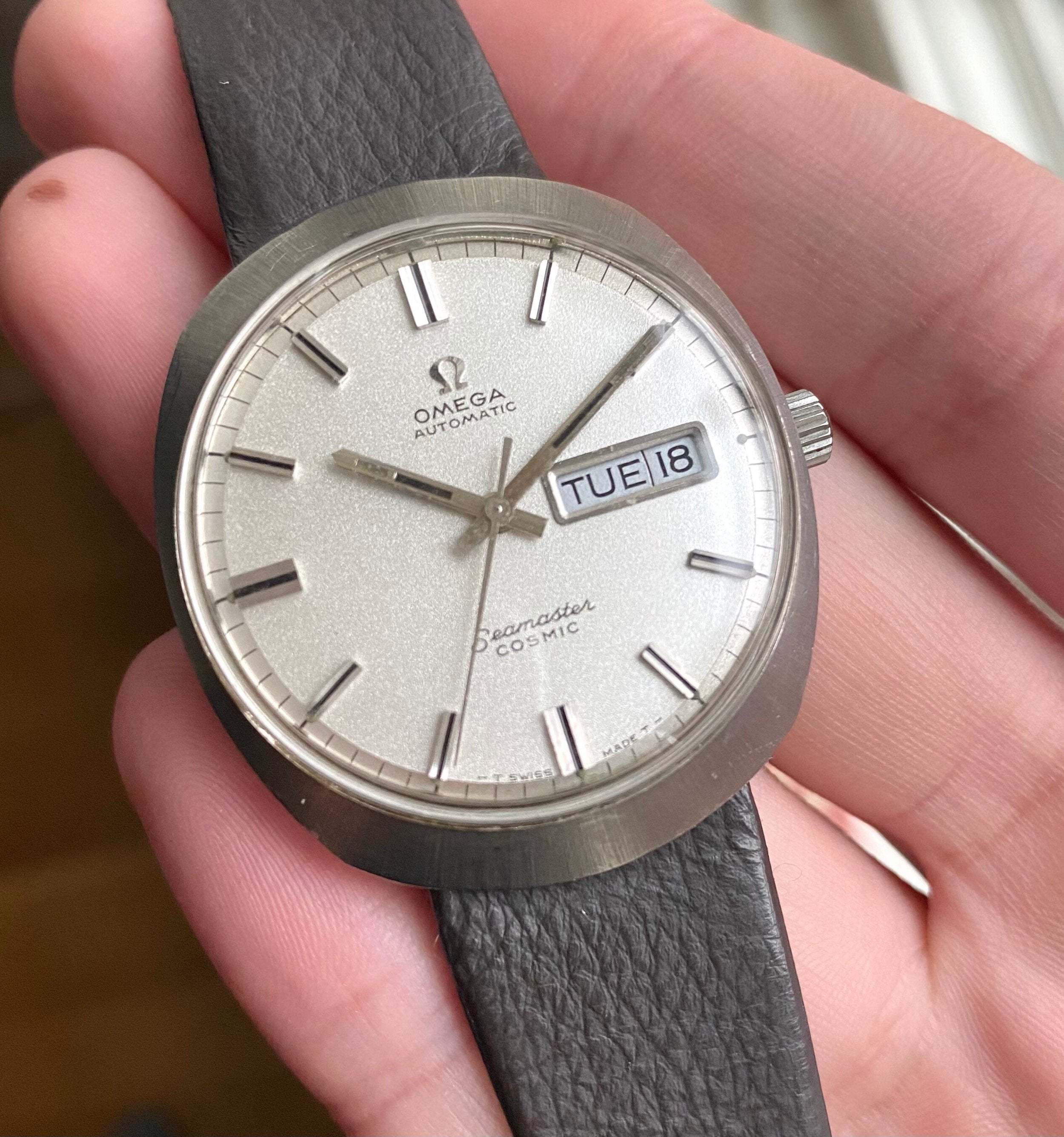 Vintage Omega Seamaster Cosmic Automatic Daydate Silver Pebble Dial Steel Watch