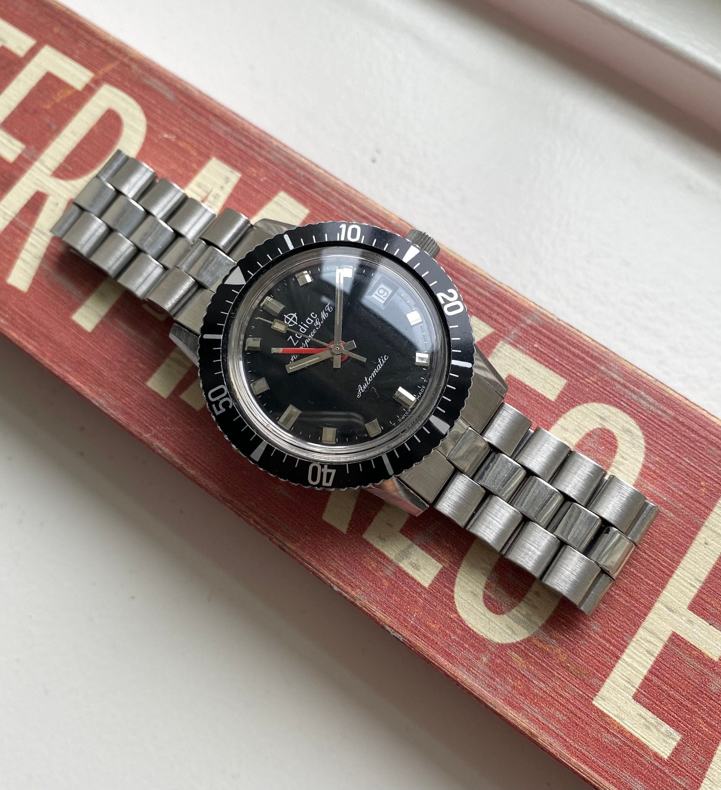 Vintage Zodiac 60s Aerospace GMT Automatic Black Bezel Gilt Black Dial Watch