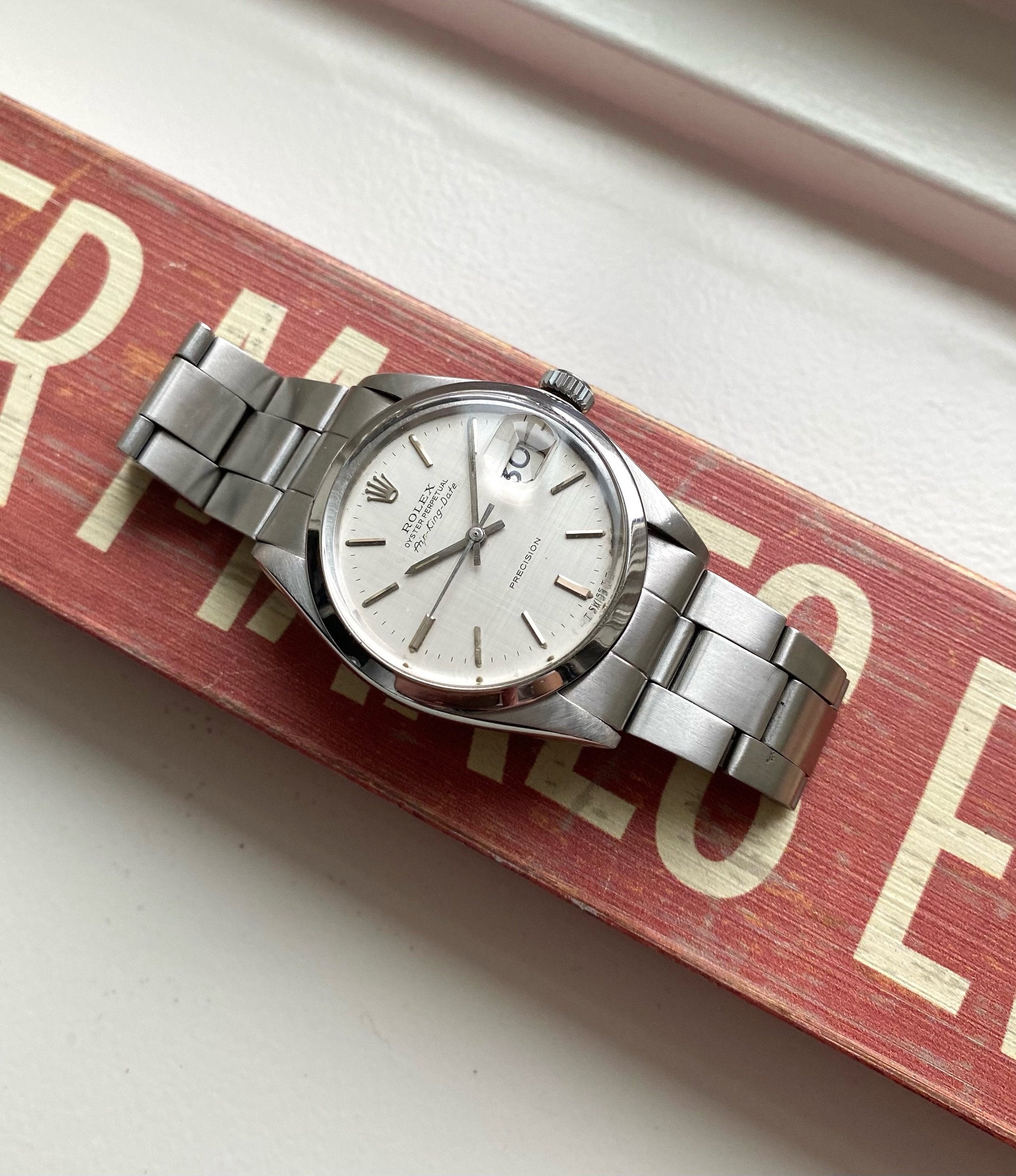 Vintage Rolex Air-King Date 5700 Precision Automatic Silver Linen Dial 34mm Watch