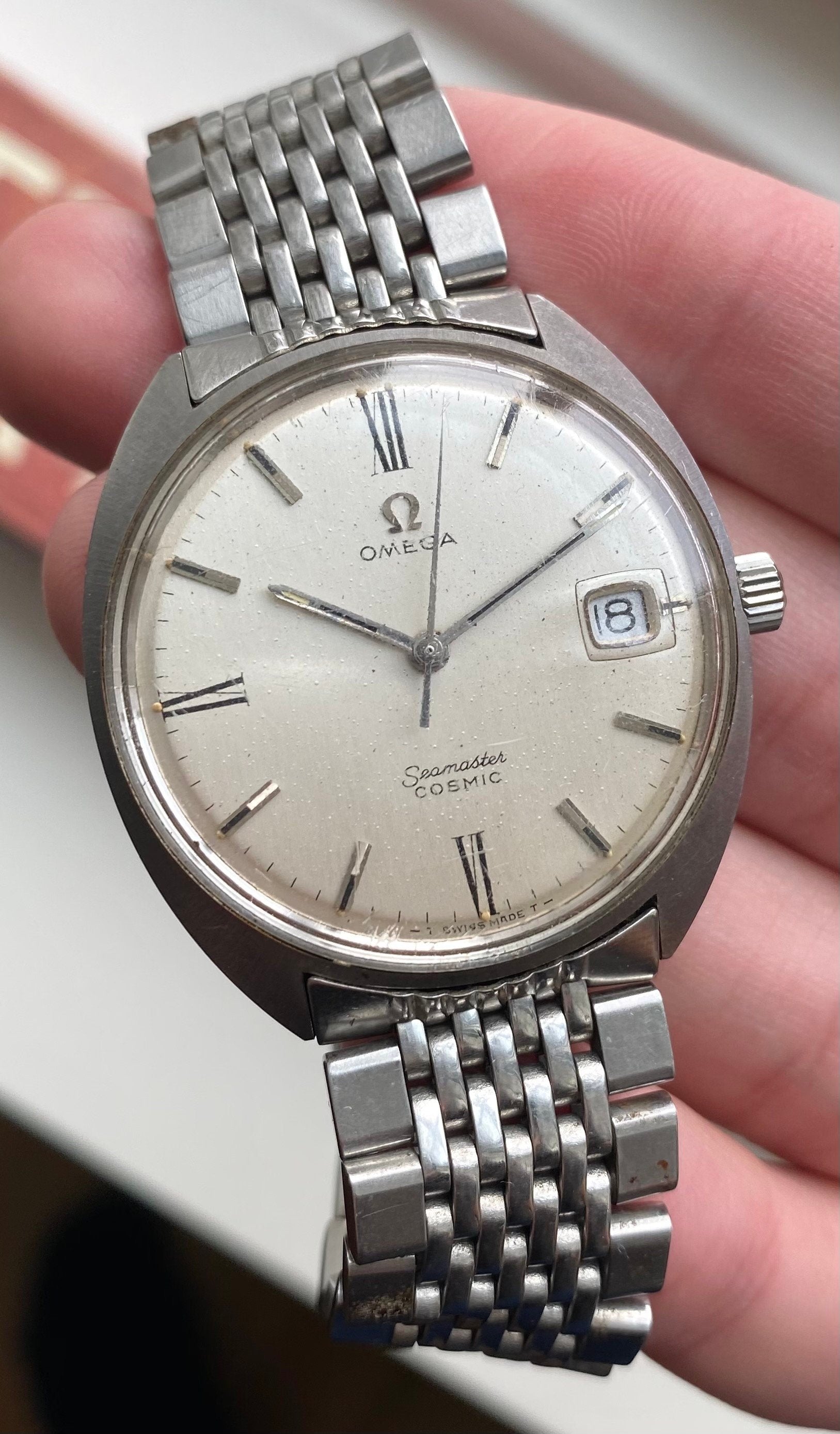 Vintage Omega Seamaster Cosmic Automatic Silver Roman Numeral Dial Steel Watch