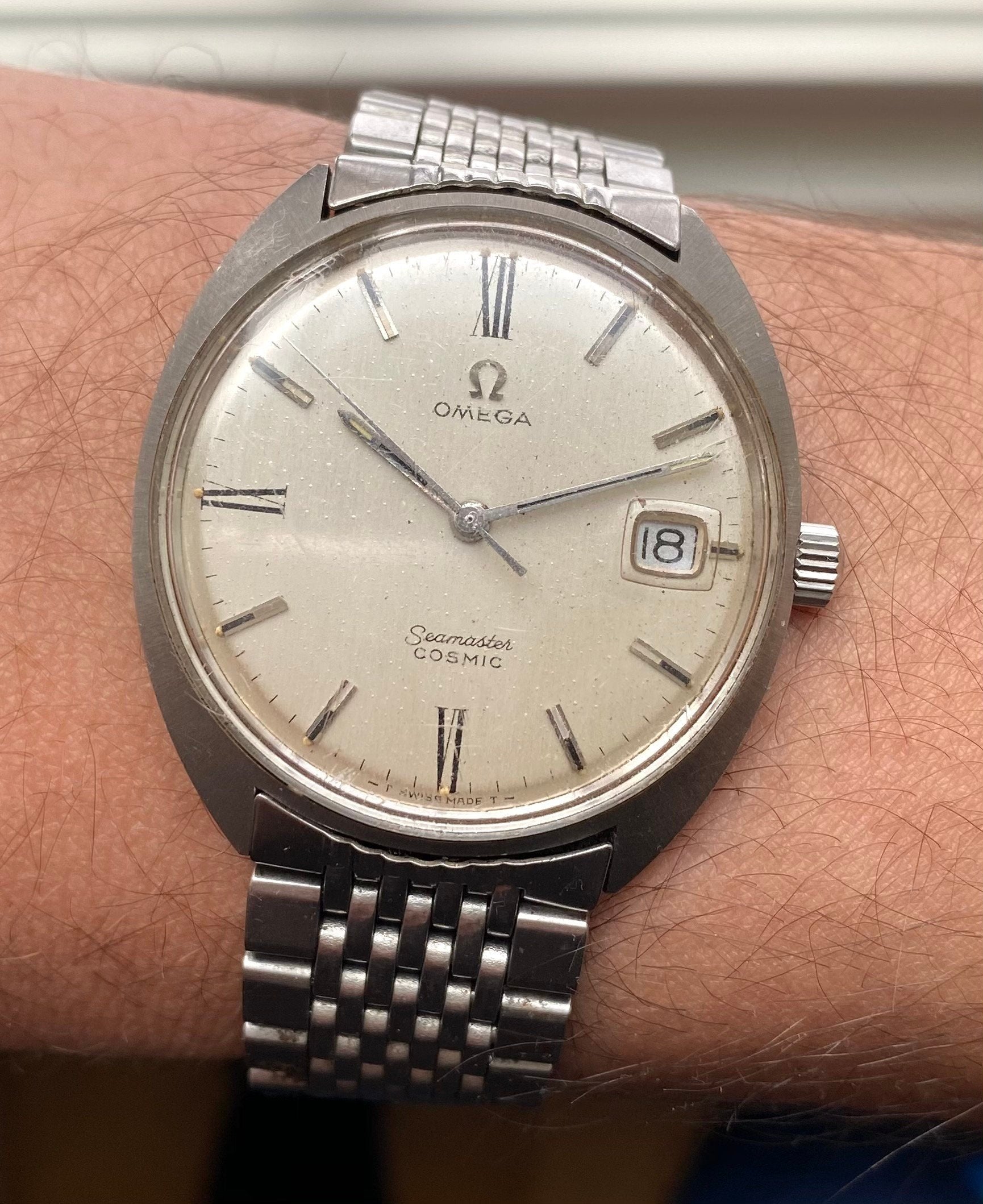Vintage Omega Seamaster Cosmic Automatic Silver Roman Numeral Dial Steel Watch