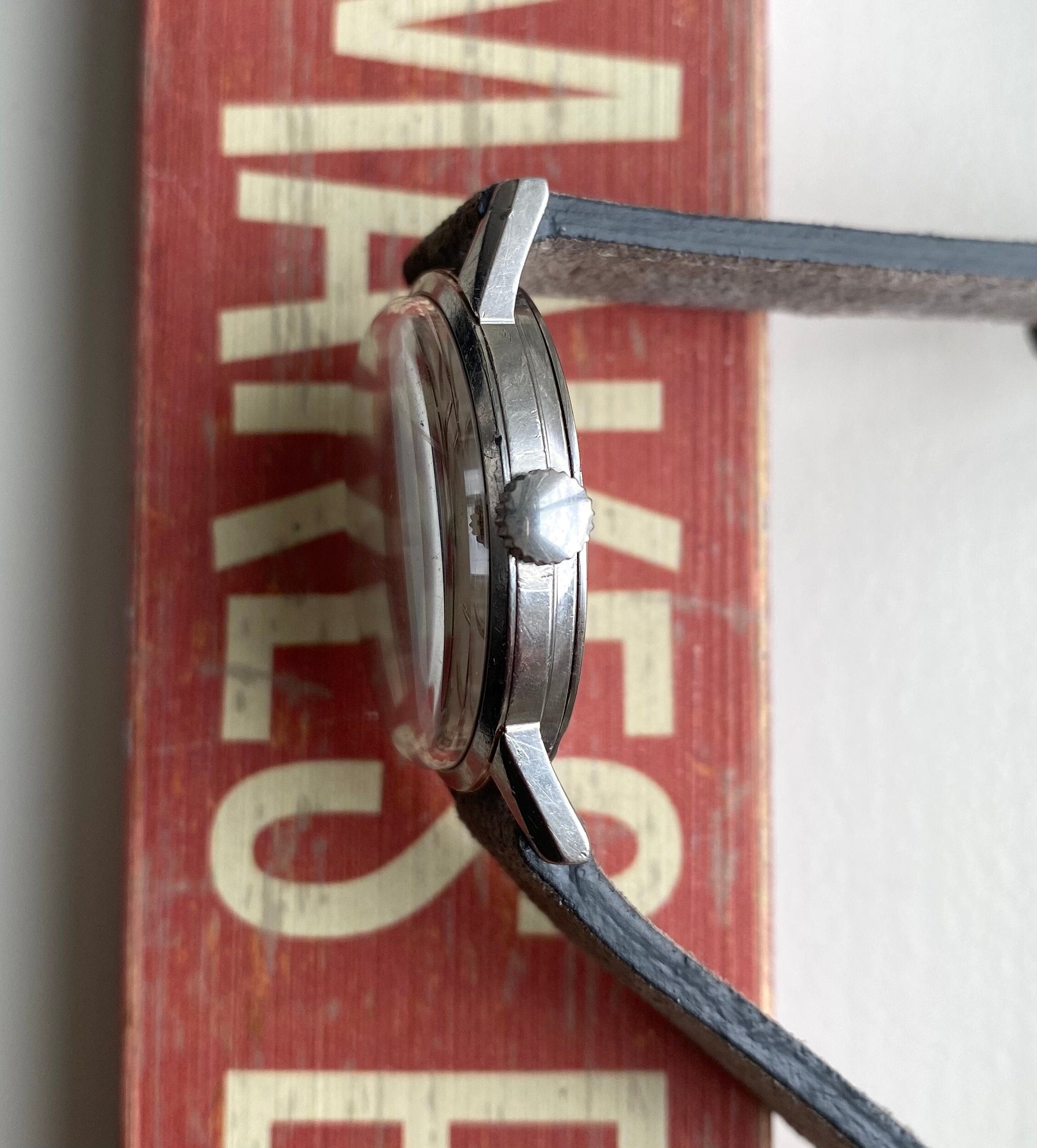 Vintage Omega 60s Manual Wind Egg White Arabic Numeral Dial Steel Case Watch