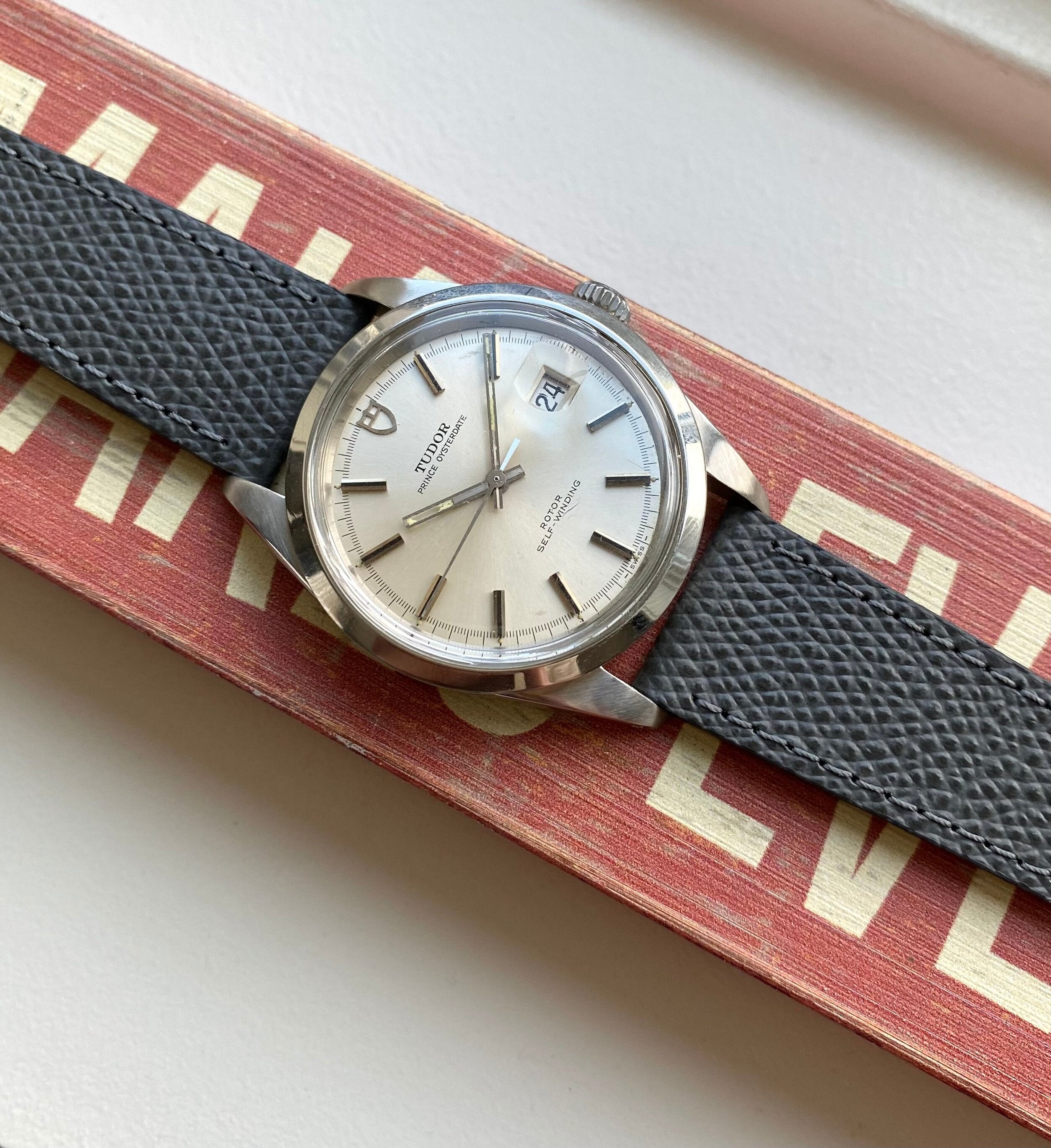 Vintage Tudor 70s Prince Oysterdate Jumbo 38mm Vintage Automatic Silver Dial Watch