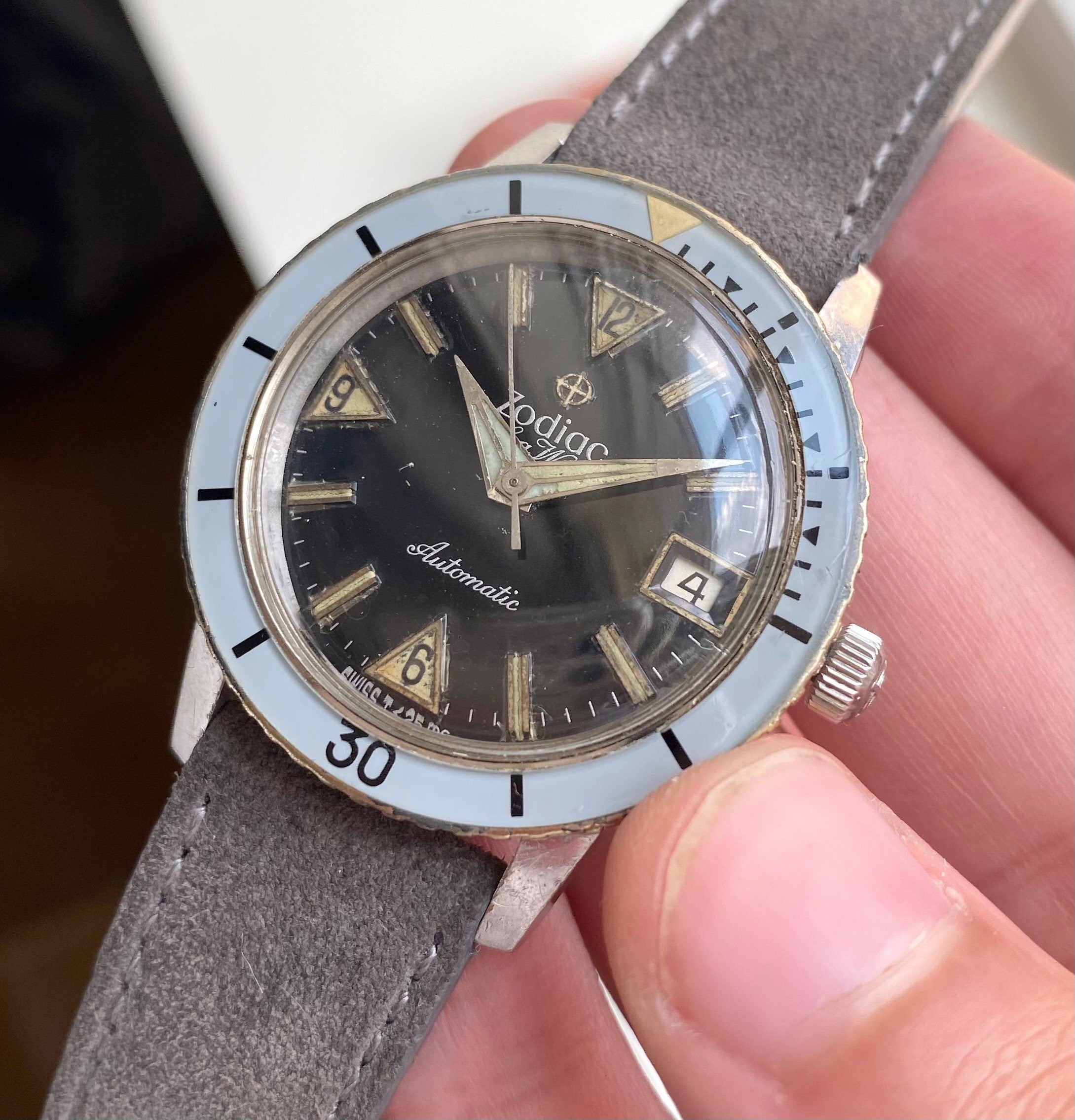 Vintage Zodiac Sea Wolf 50s Automatic Black Gilt Dial Bakelite Bezel Diver Watch