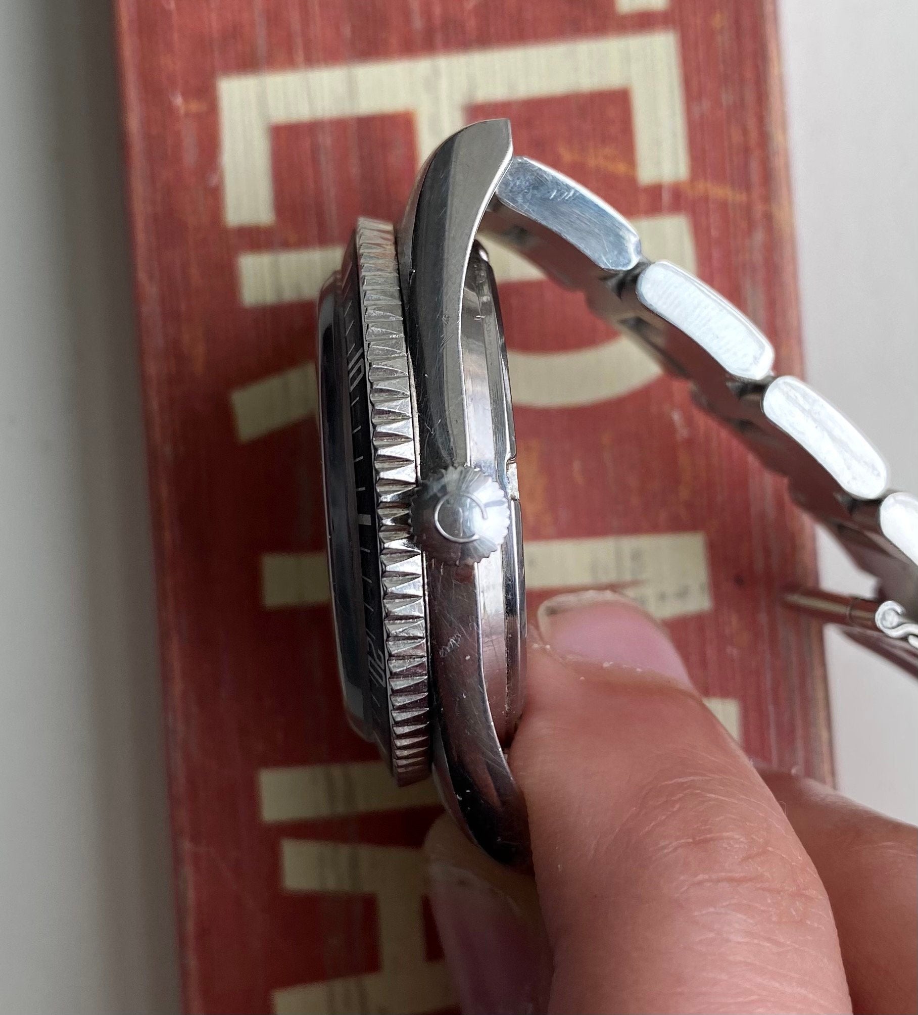 Vintage Bulova Sea Hunter Manual Wind 666 Diver Black "Explorer" Dial Black Bezel Steel Watch