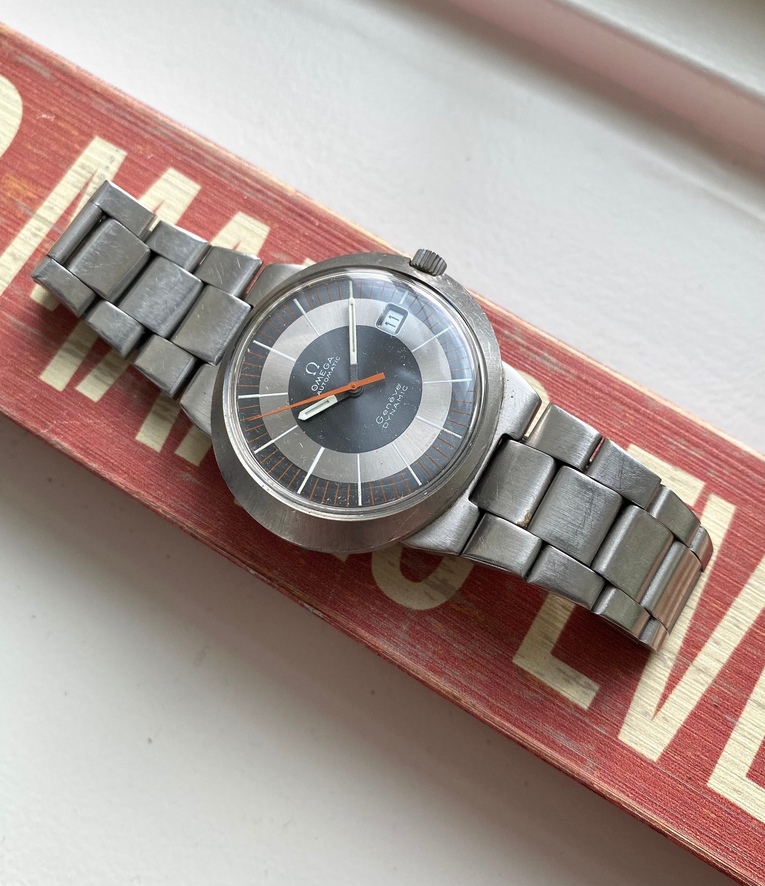 Vintage Omega Geneve Dynamic 70s Automatic Two Tone Grey Dial Steel UFO Watch