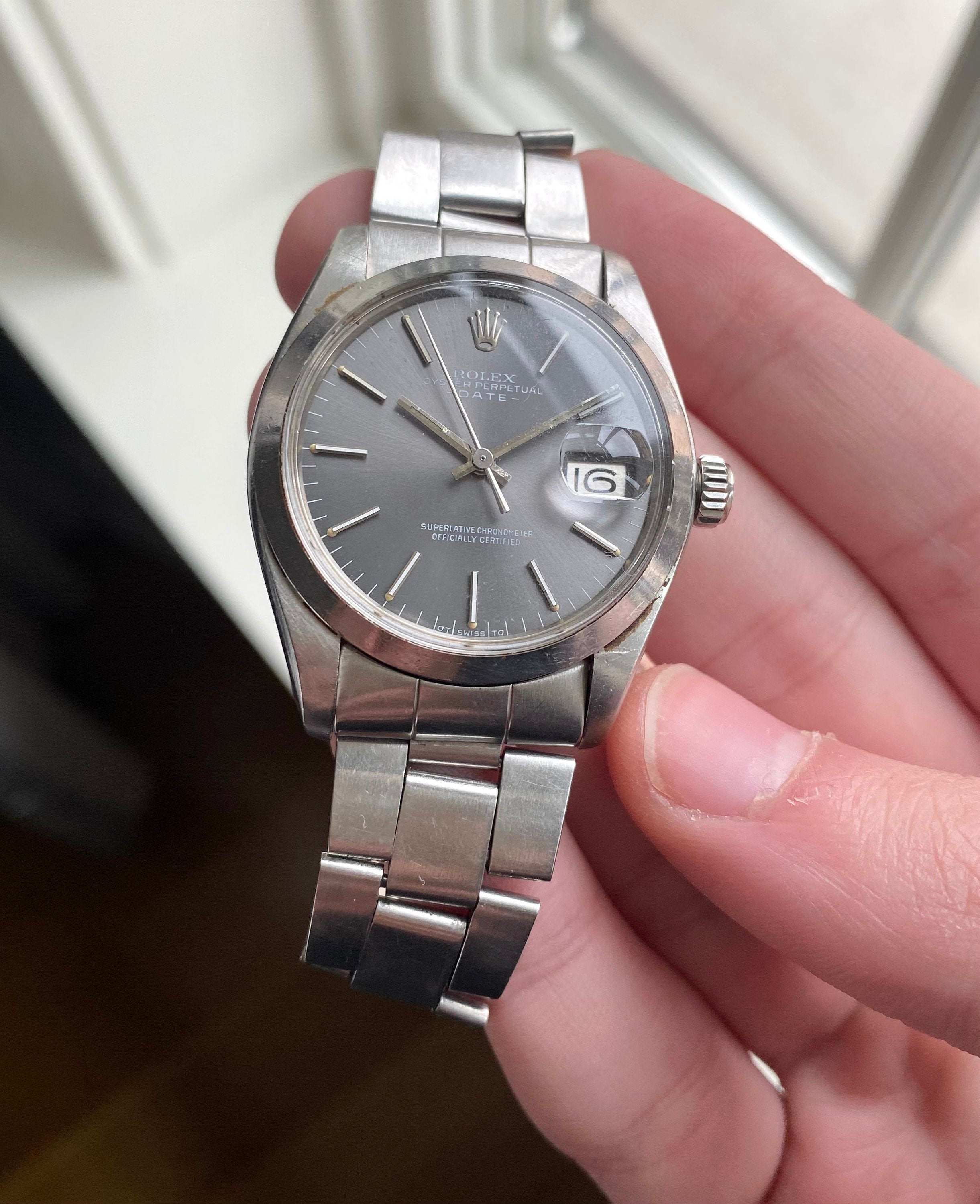 Vintage Rolex Perpetual Date 70s Ref 1500 Grey Sigma Sunburst Dial 34mm Watch
