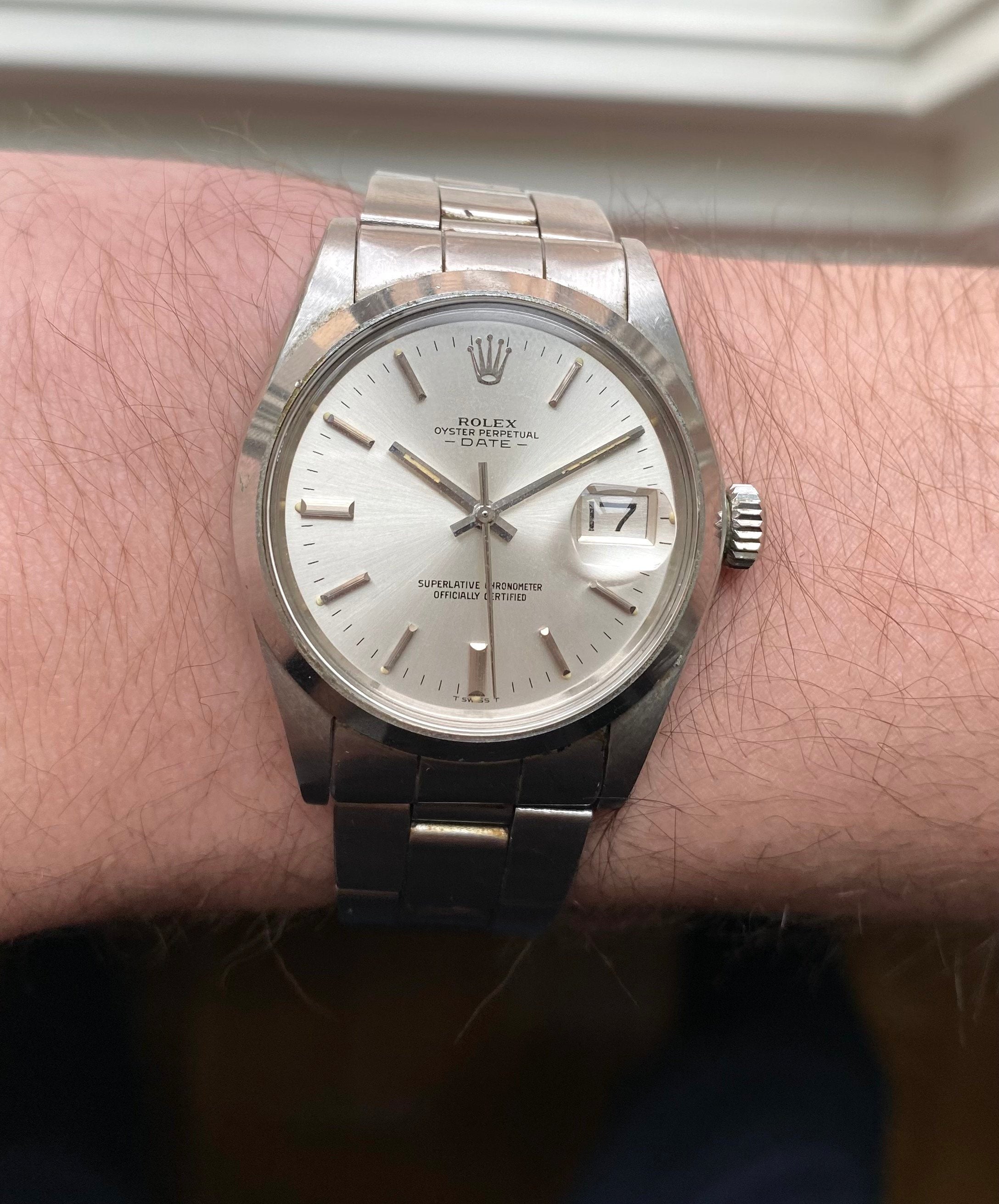 Vintage Rolex Oyster Perpetual Date 70s Ref 1500 Silver Sunburst Dial 34mm Watch
