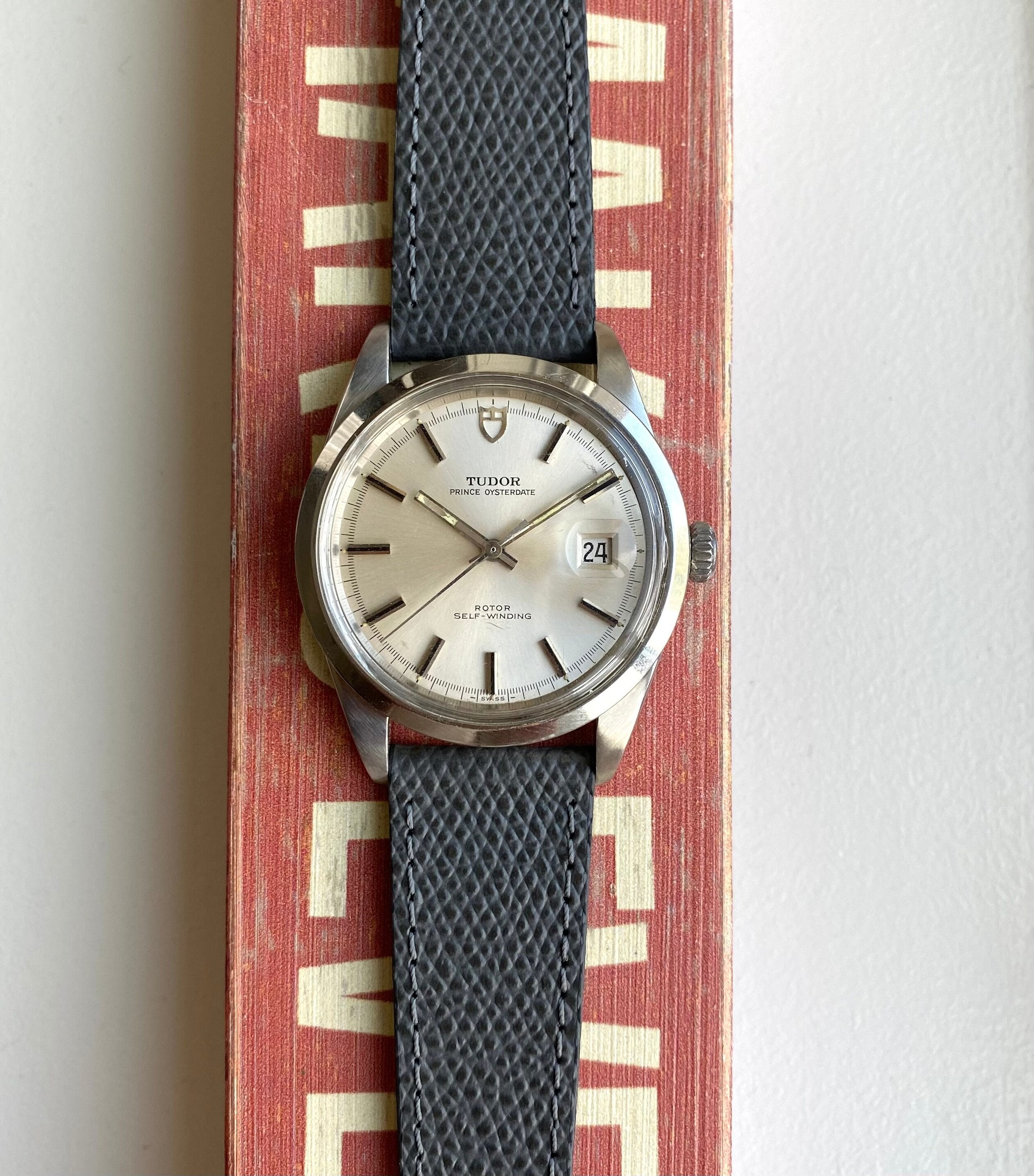 Vintage Tudor 70s Prince Oysterdate Jumbo 38mm Vintage Automatic Silver Dial Watch